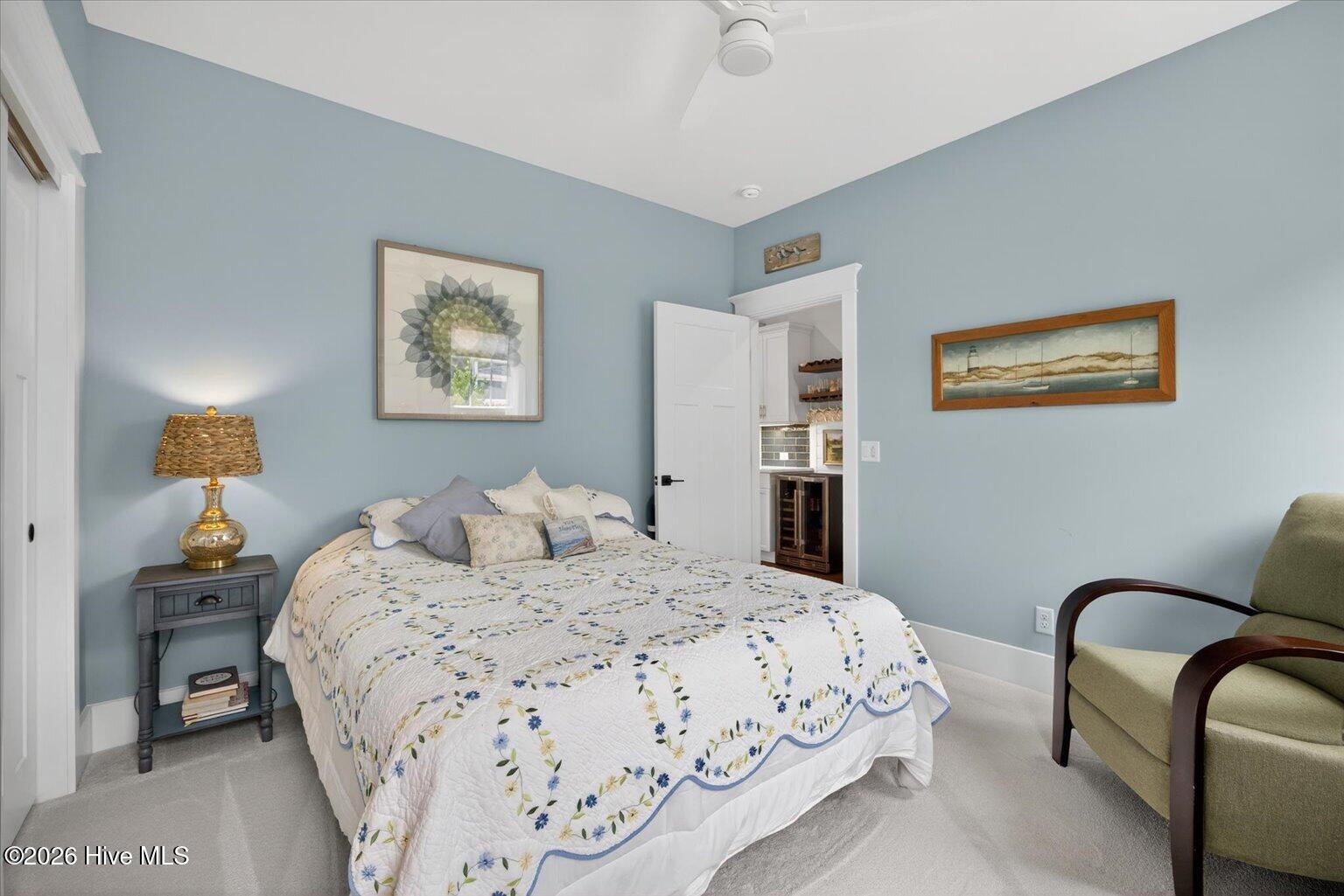 100566266 | Photo 43