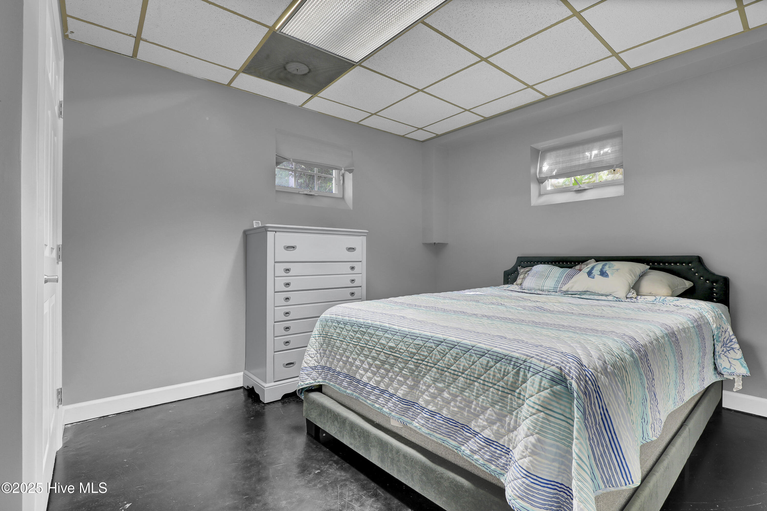 100525389 | Photo 31