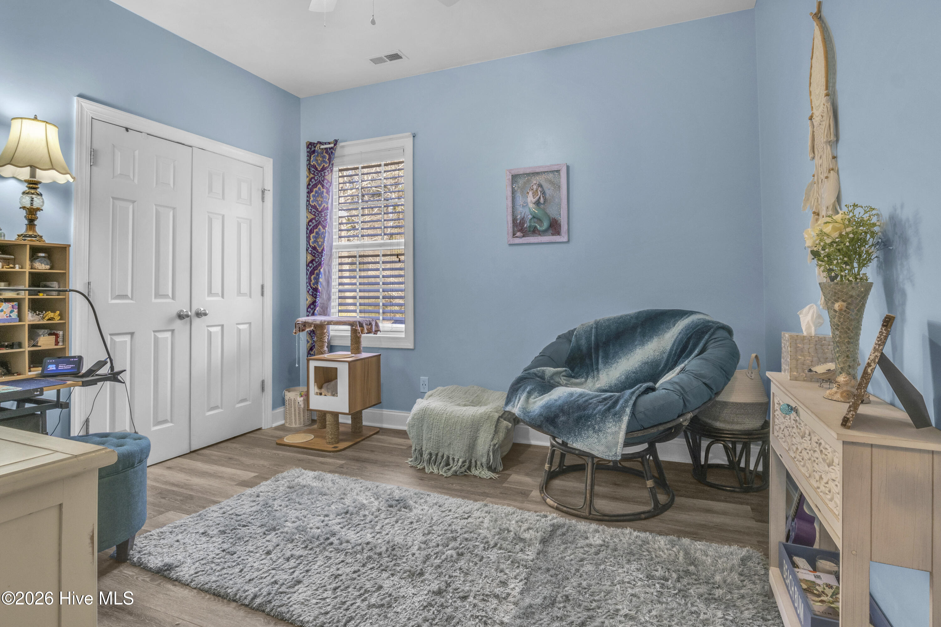 100561283 | Photo 23