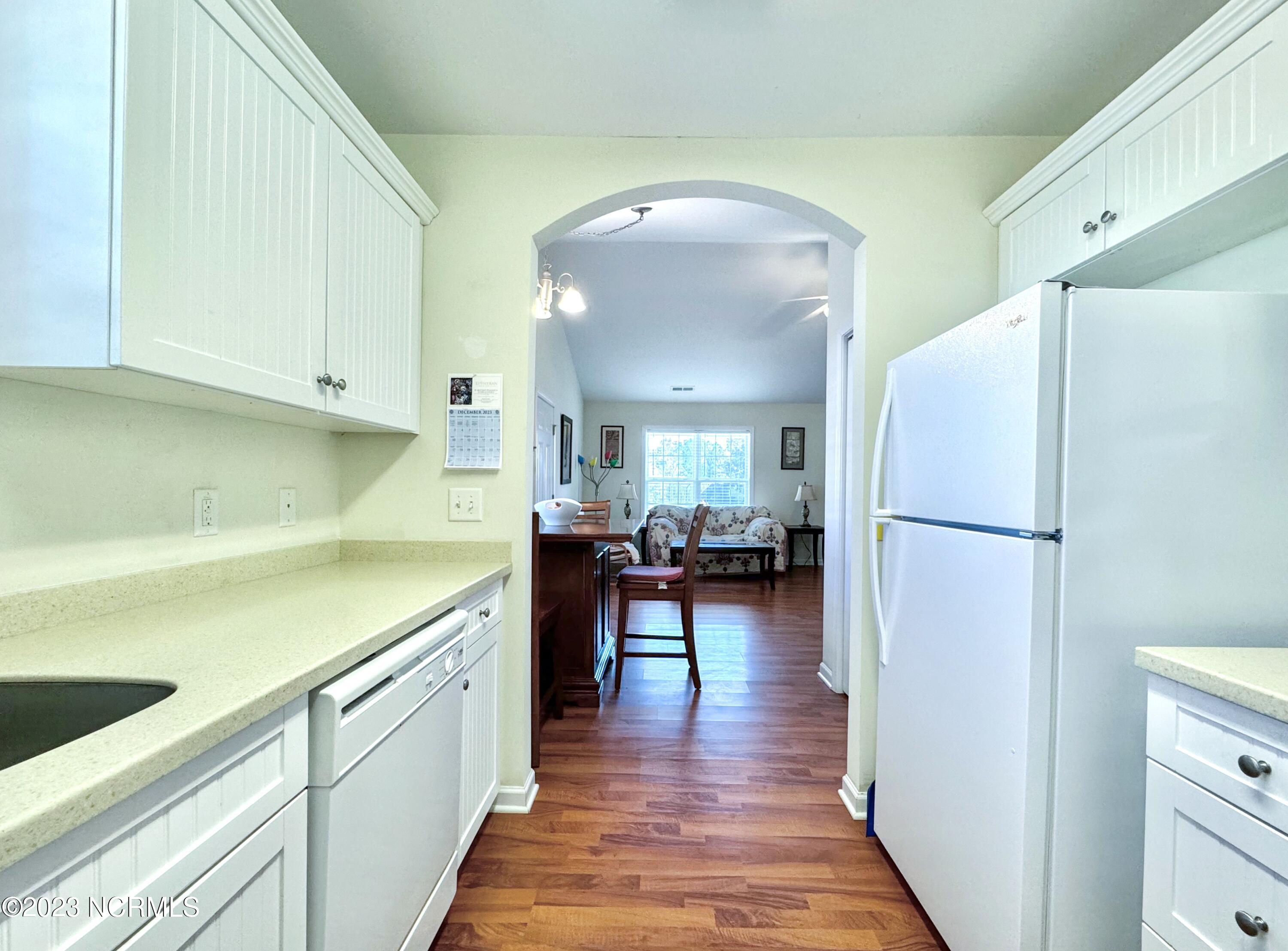 100546069 | Photo 23