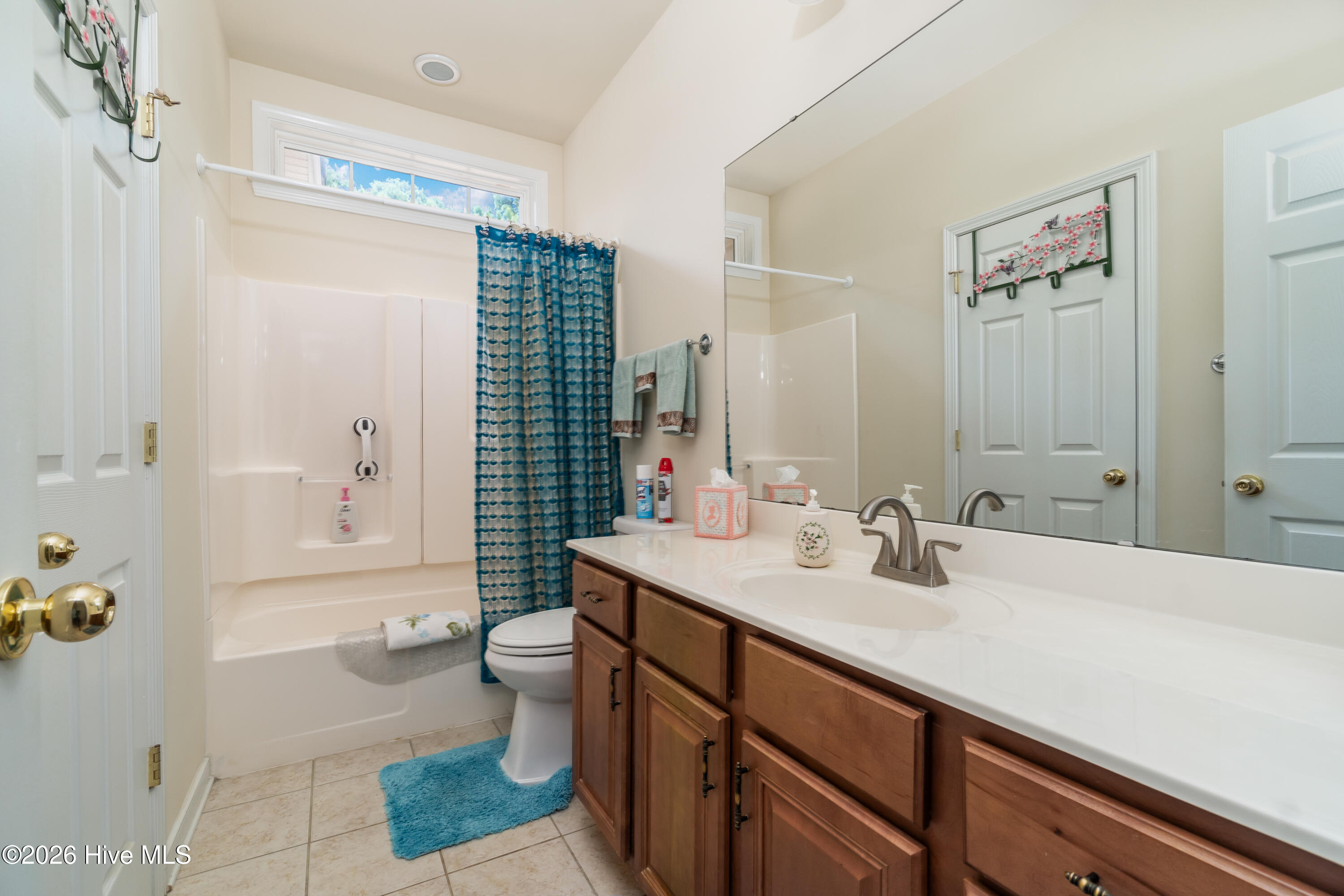 GUEST BATH