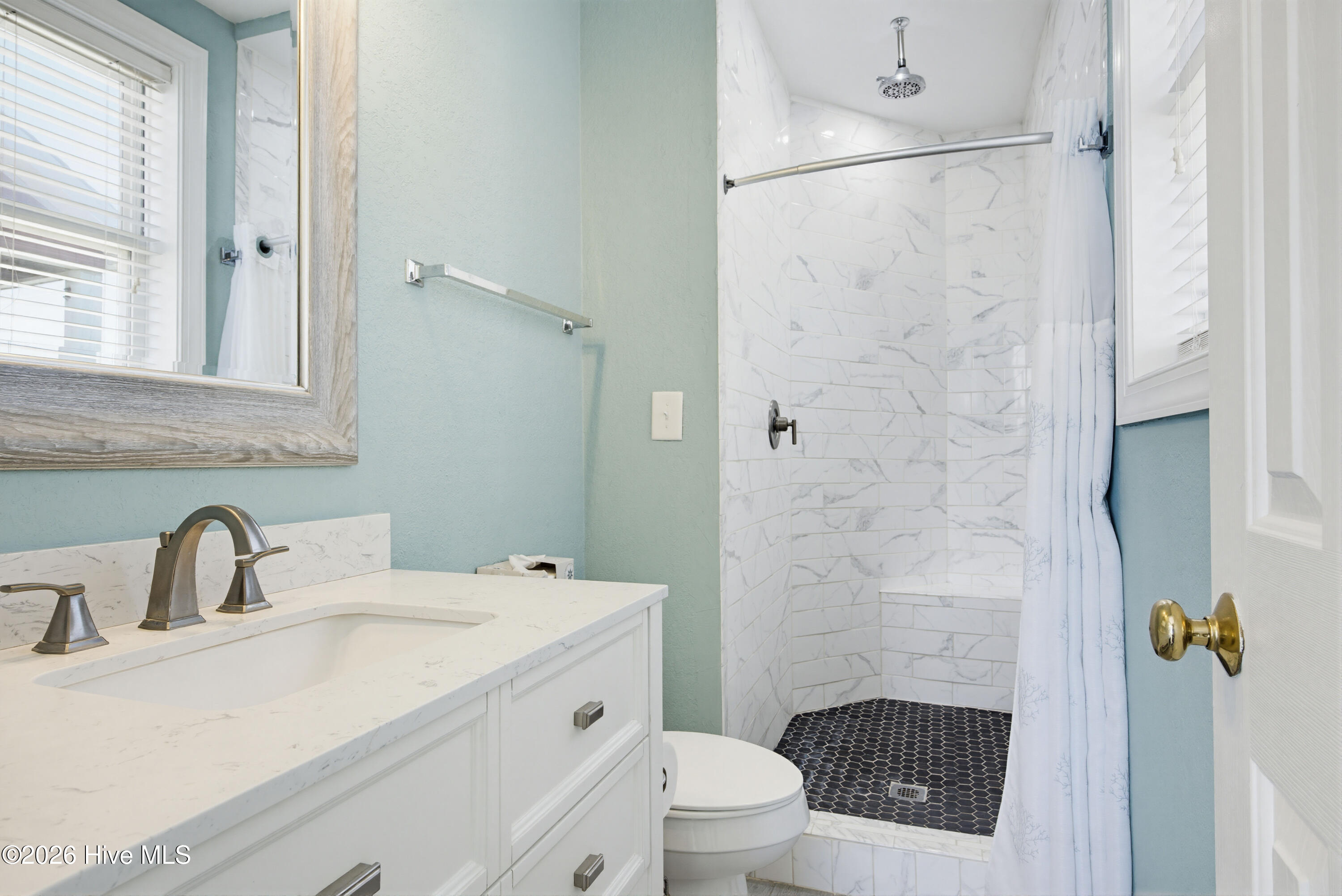 100566457 | Photo 36