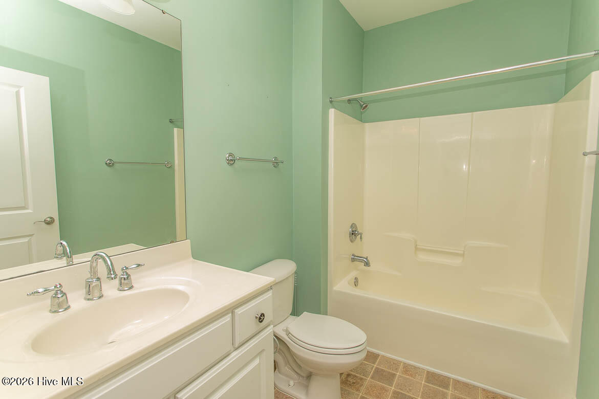 100564838 | Photo 28