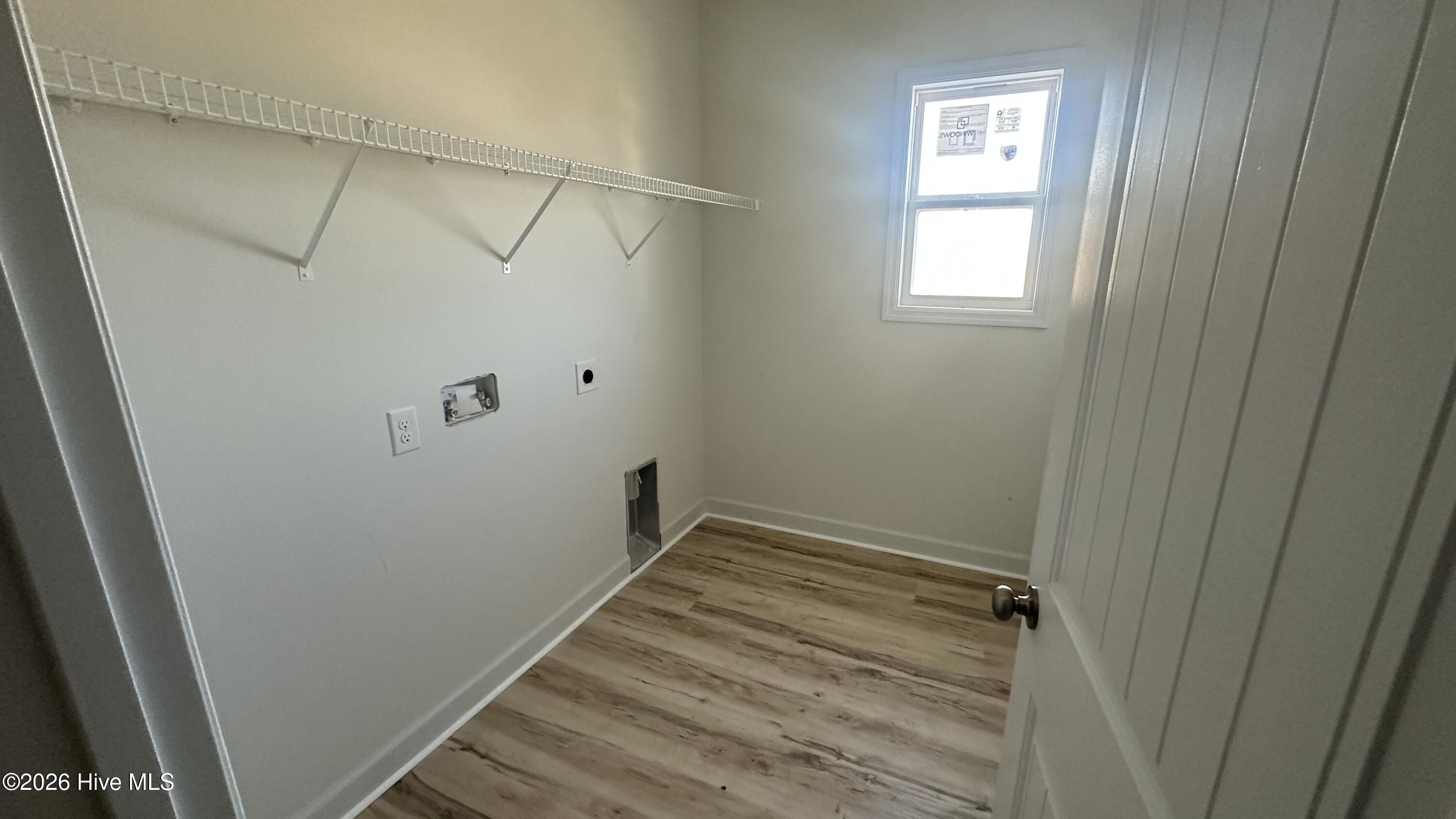 100558680 | Photo 14