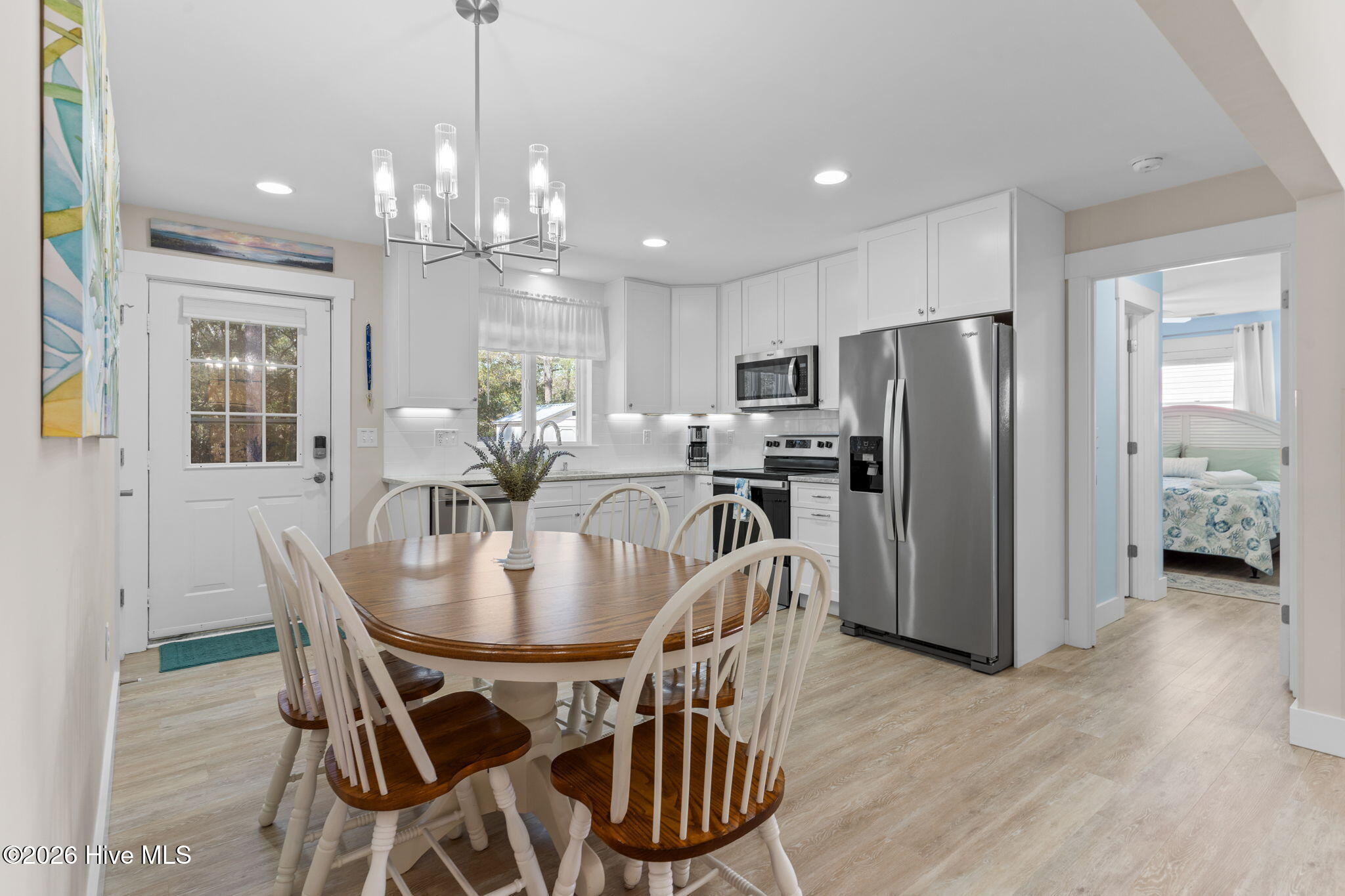 100562646 | Photo 17