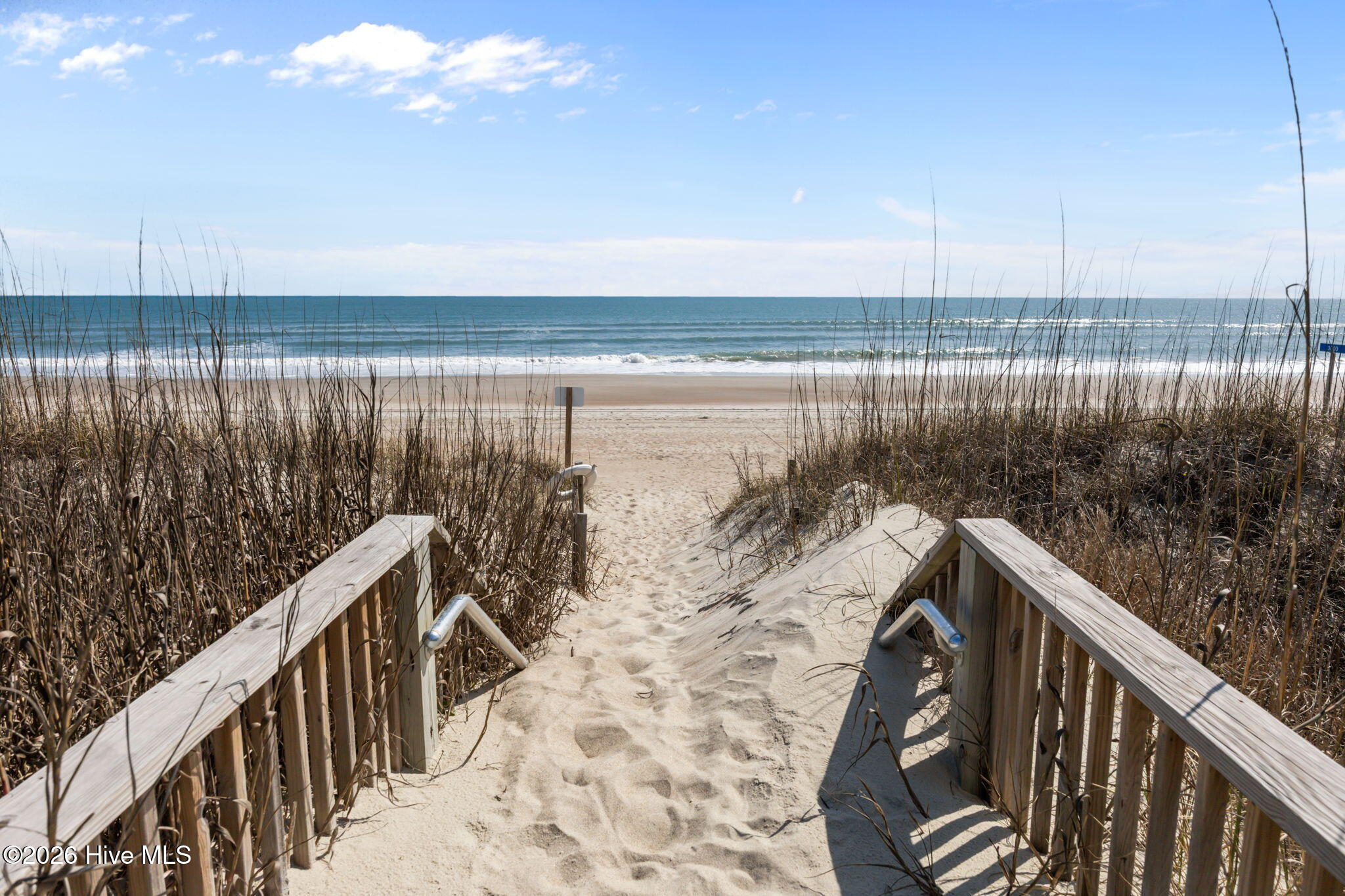 100563620 | Photo 33