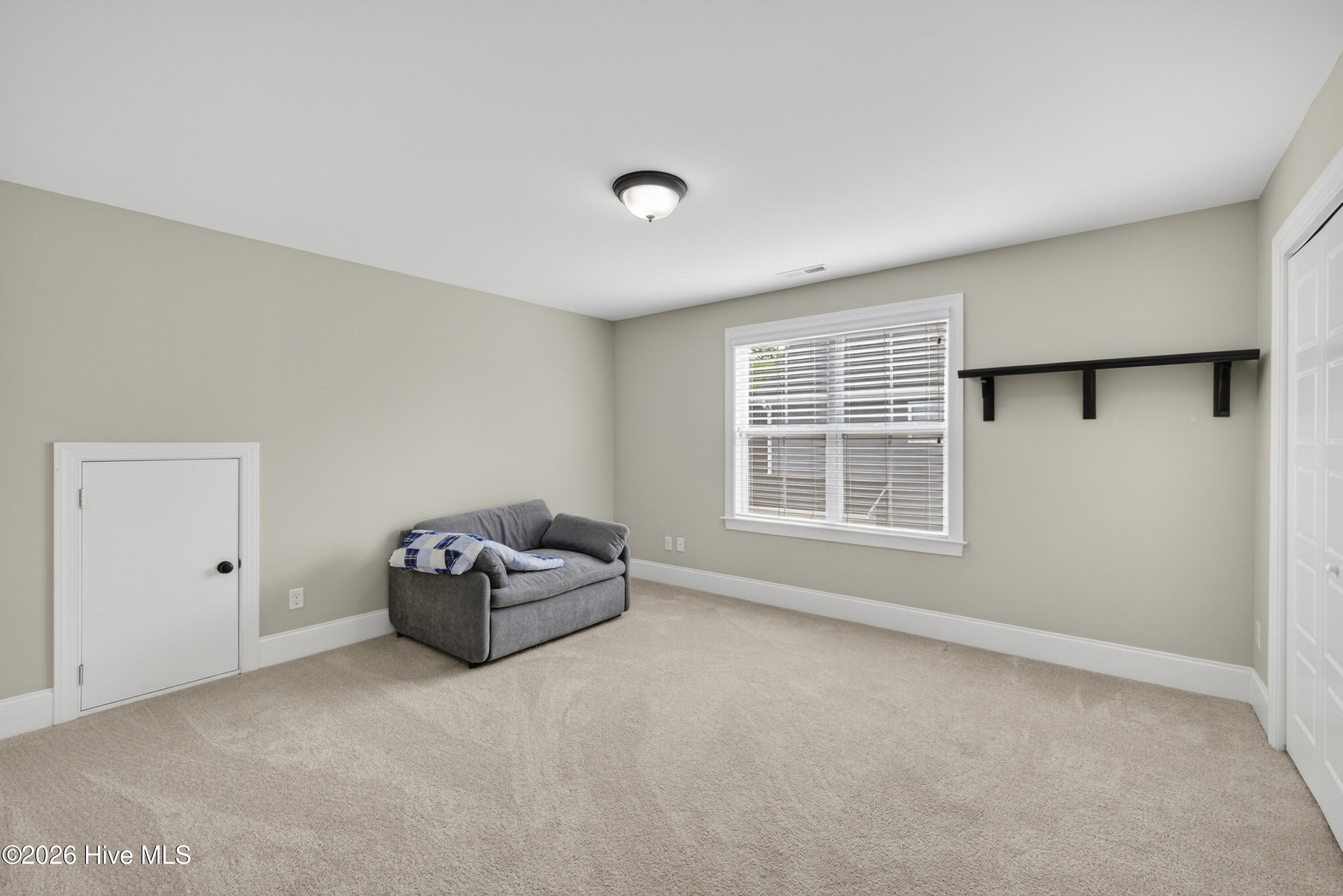 100562294 | Photo 32