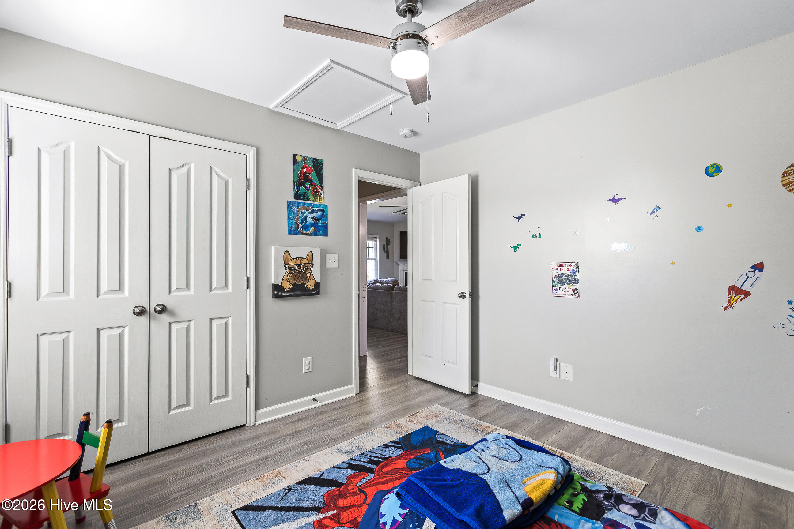 100568370 | Photo 21