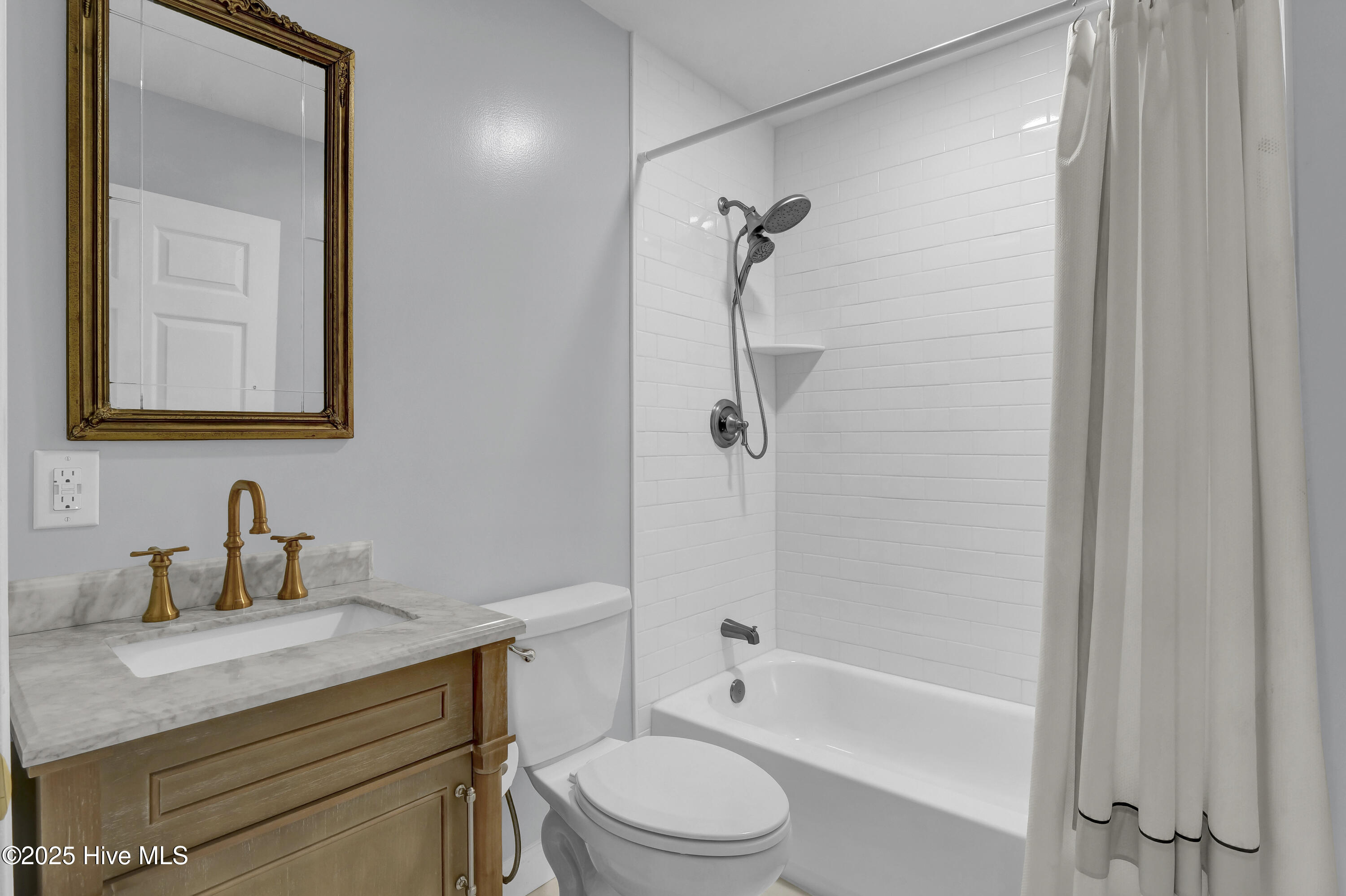 100539968 | Photo 29