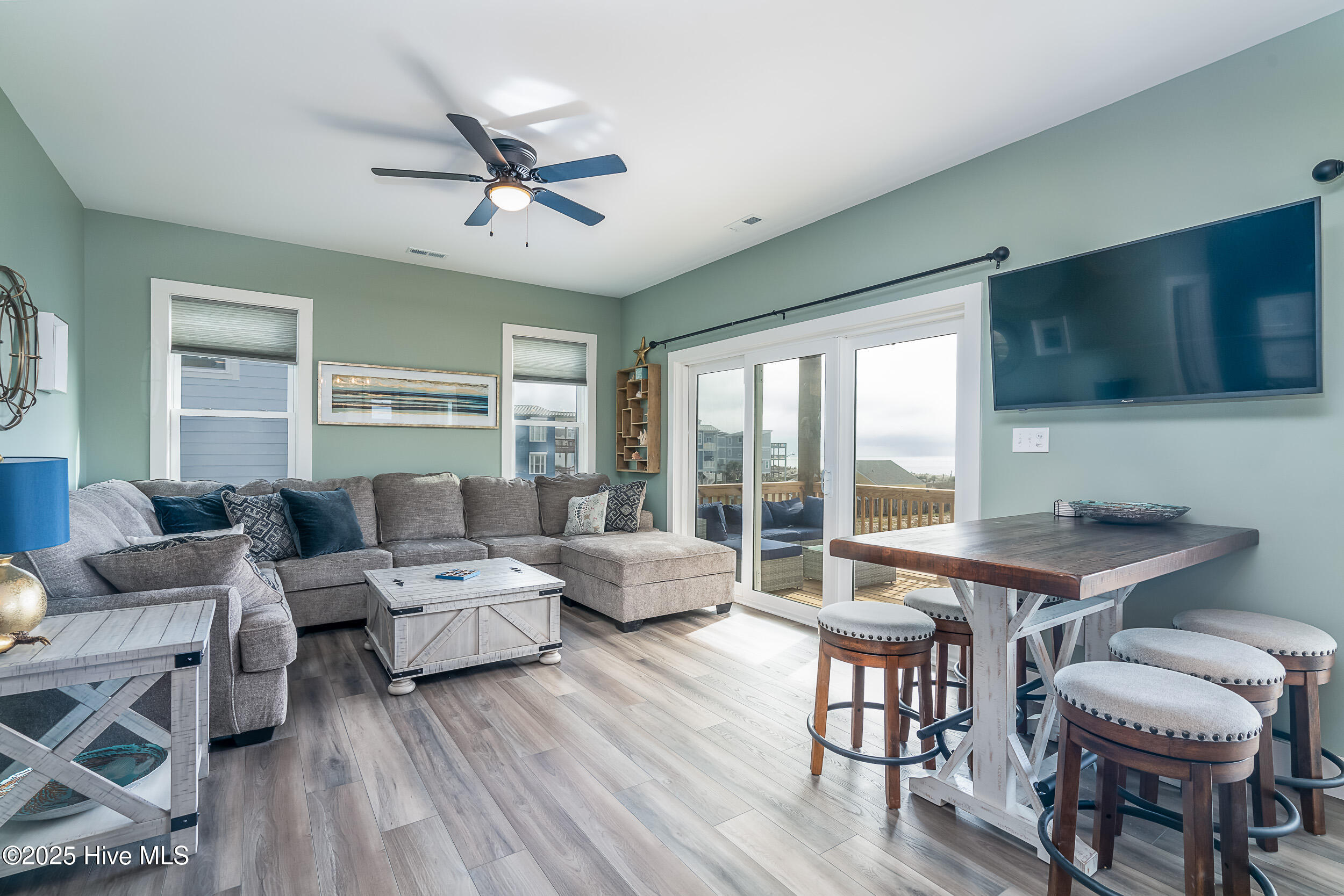 100524208 | Photo 25