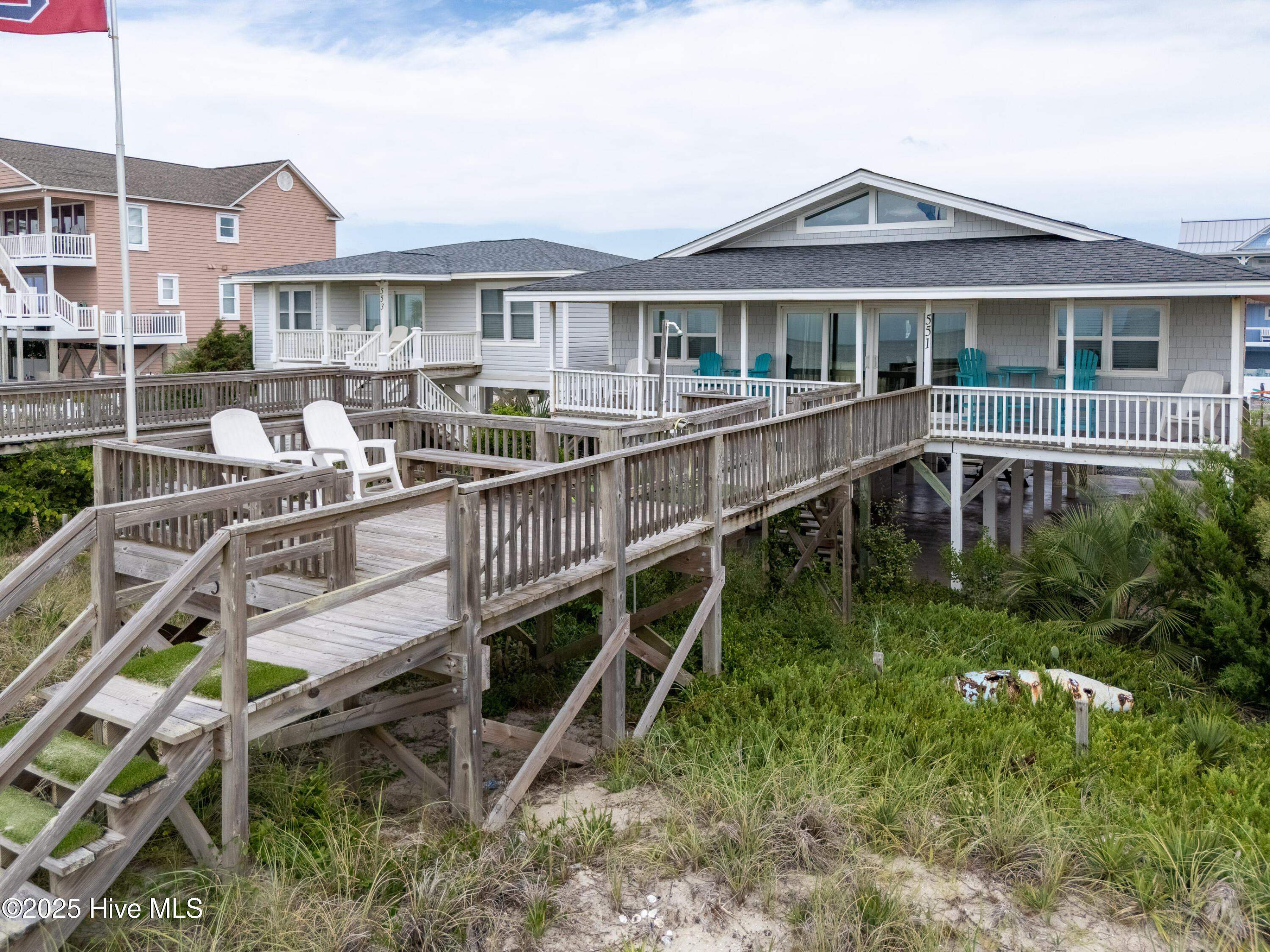 100530015 | Photo 16