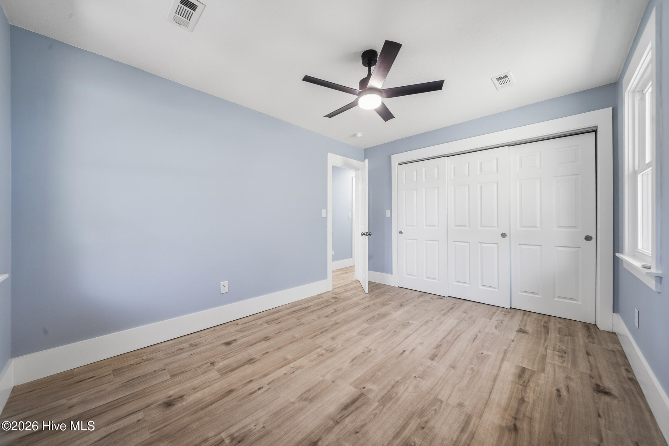 100570664 | Photo 36