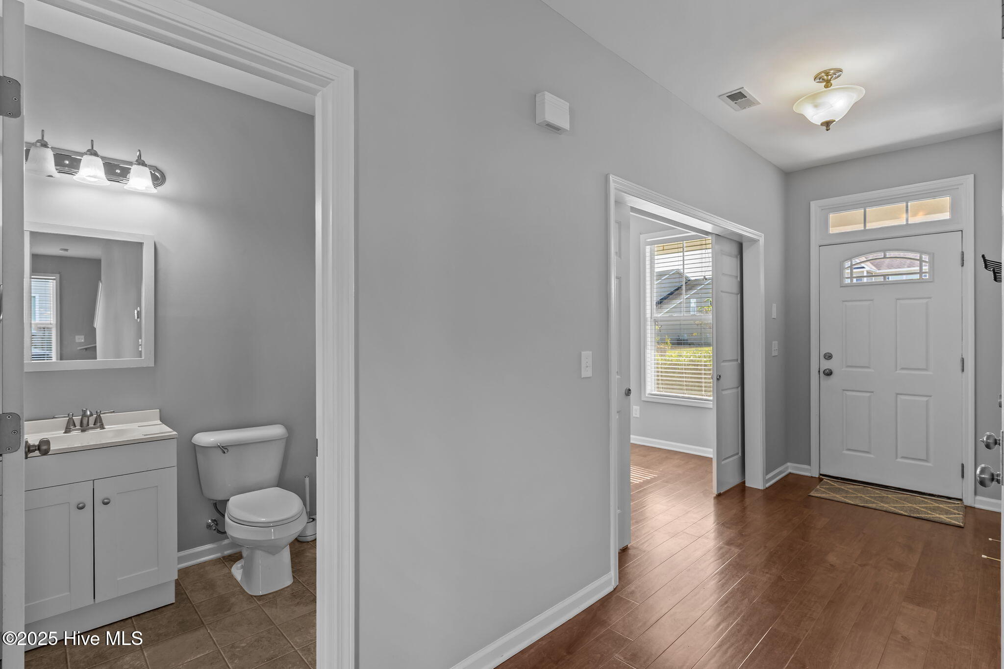 100536530 | Photo 20