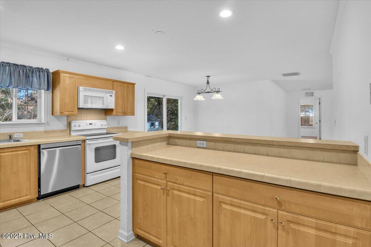 100543135 | Photo 15