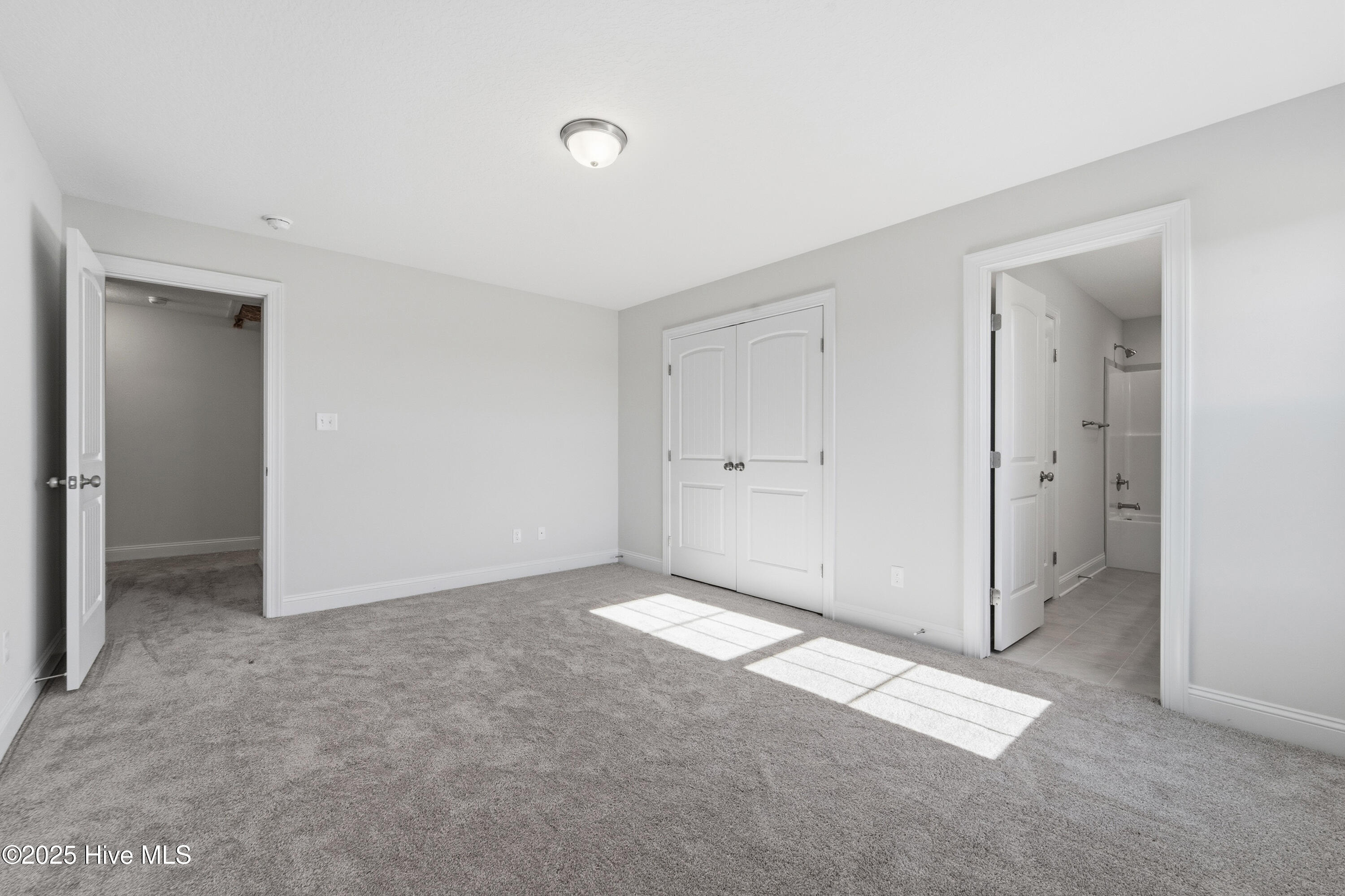 100507195 | Photo 27