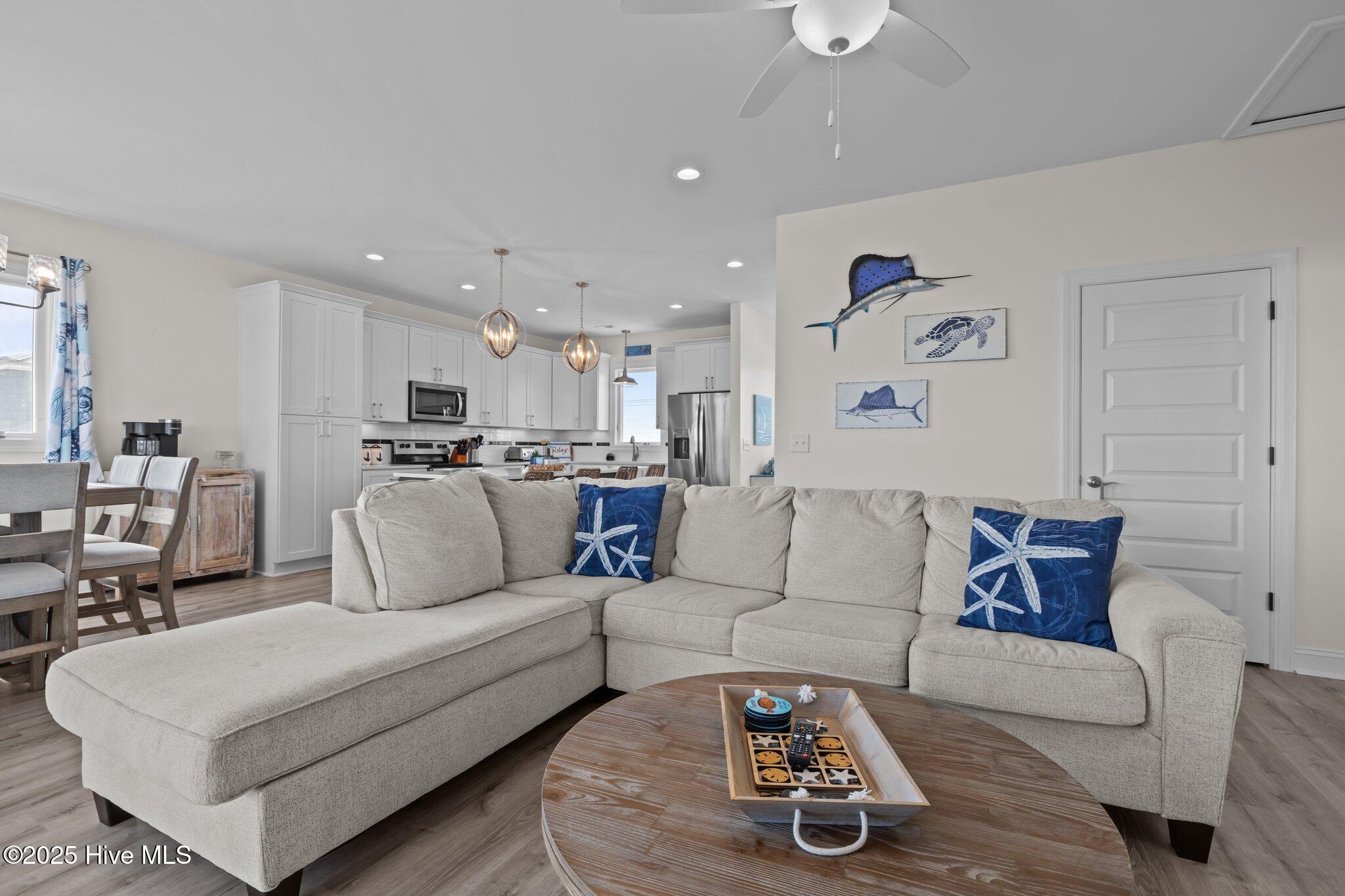 100509194 | Photo 44