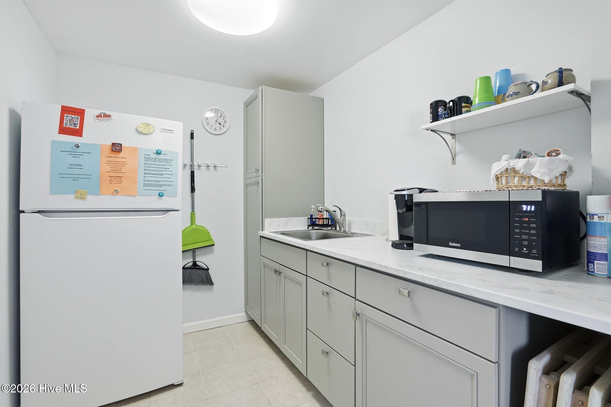 100555111 | Photo 23