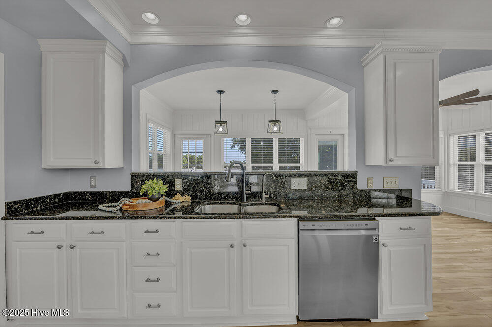 100531490 | Photo 39