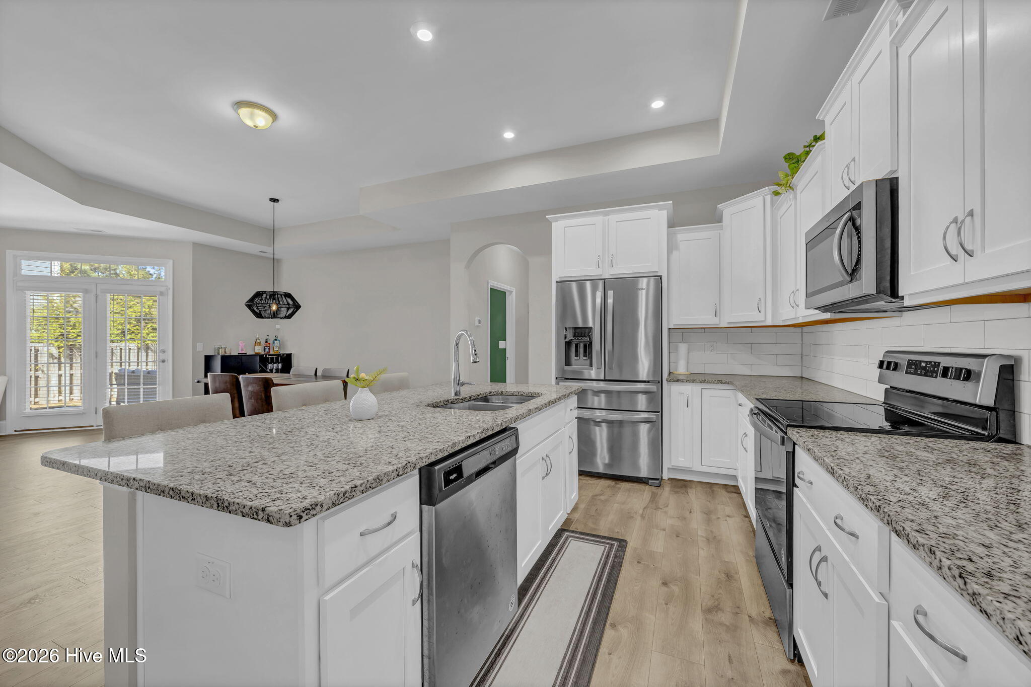 100564994 | Photo 12