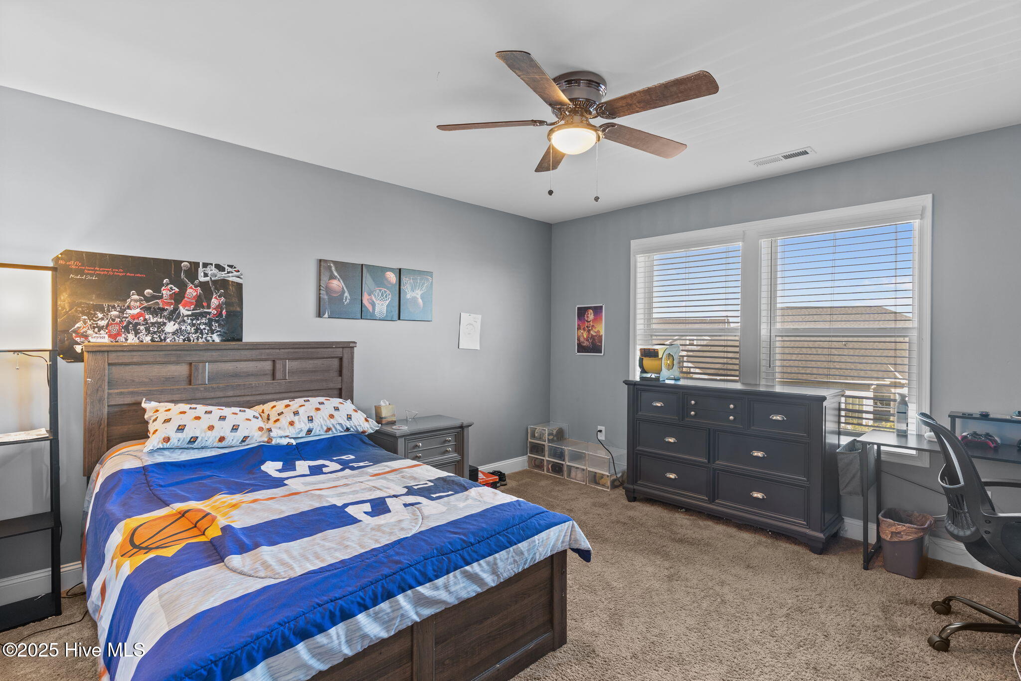 100542134 | Photo 25