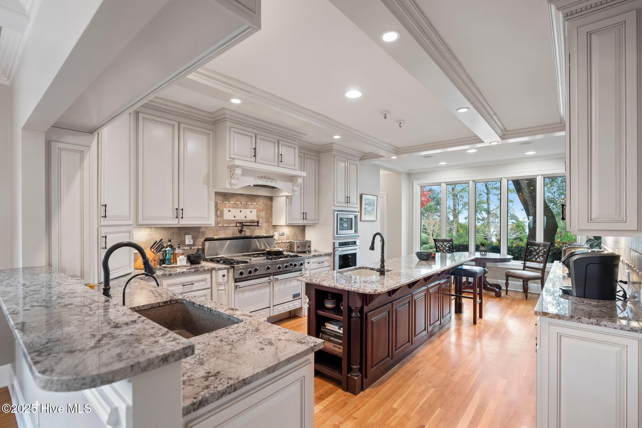 100530857 | Photo 18