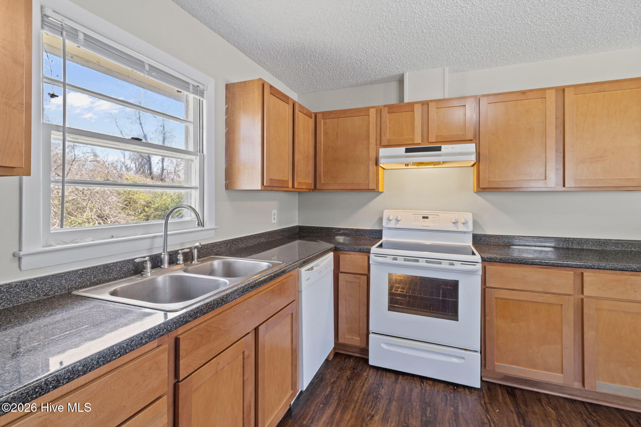 100561525 | Photo 13