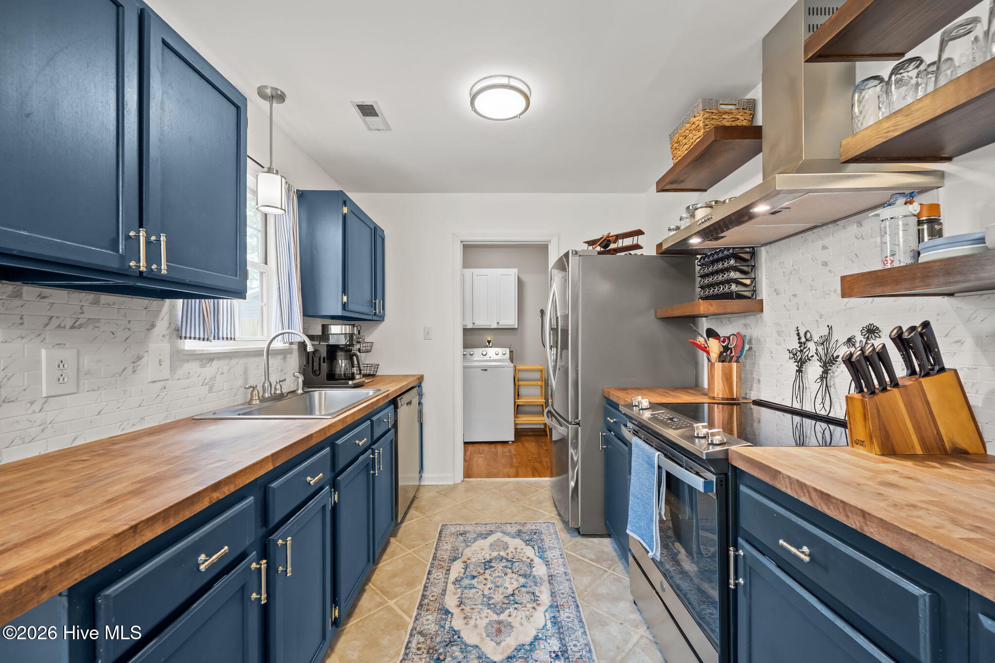 100558833 | Photo 17