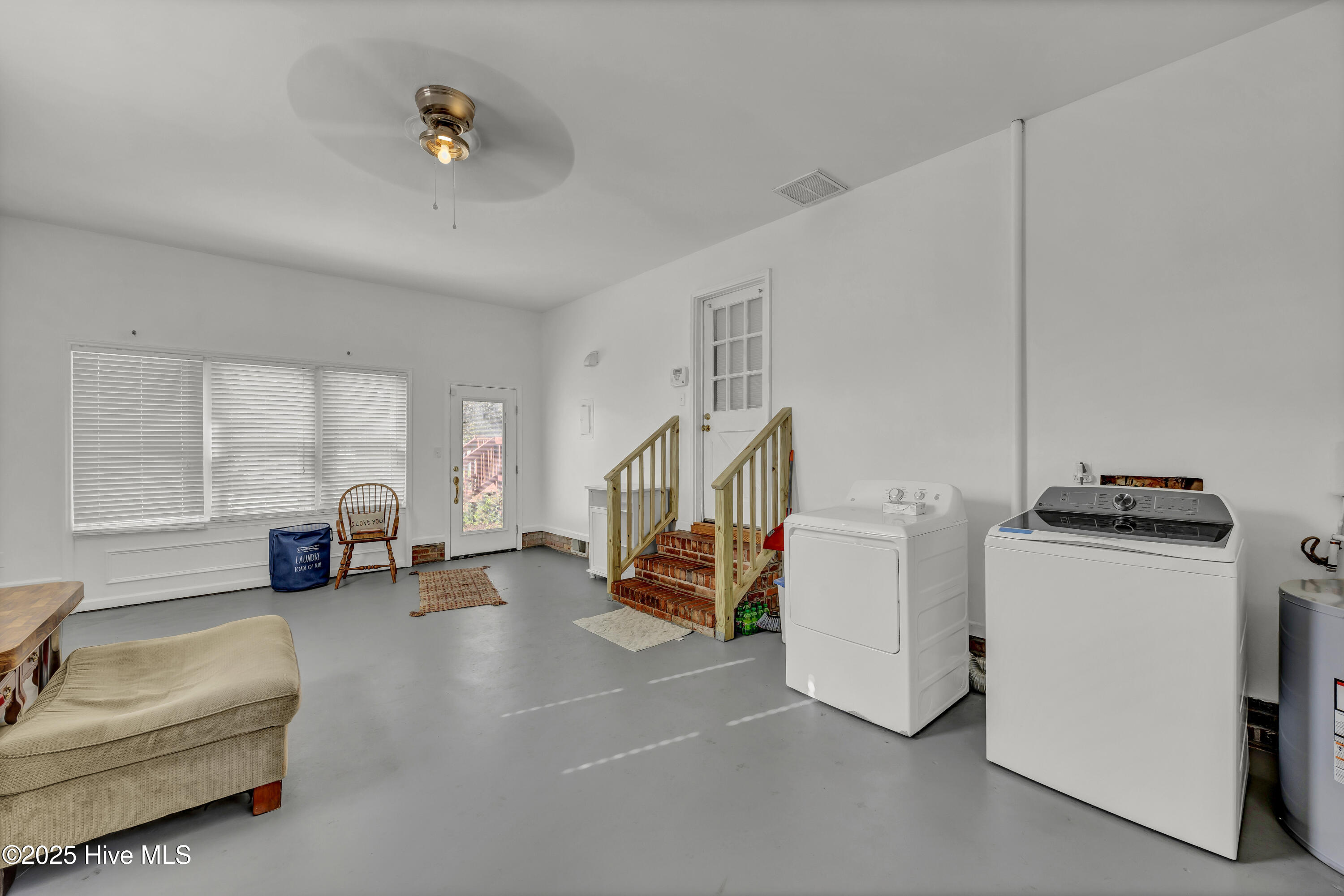 100541737 | Photo 25