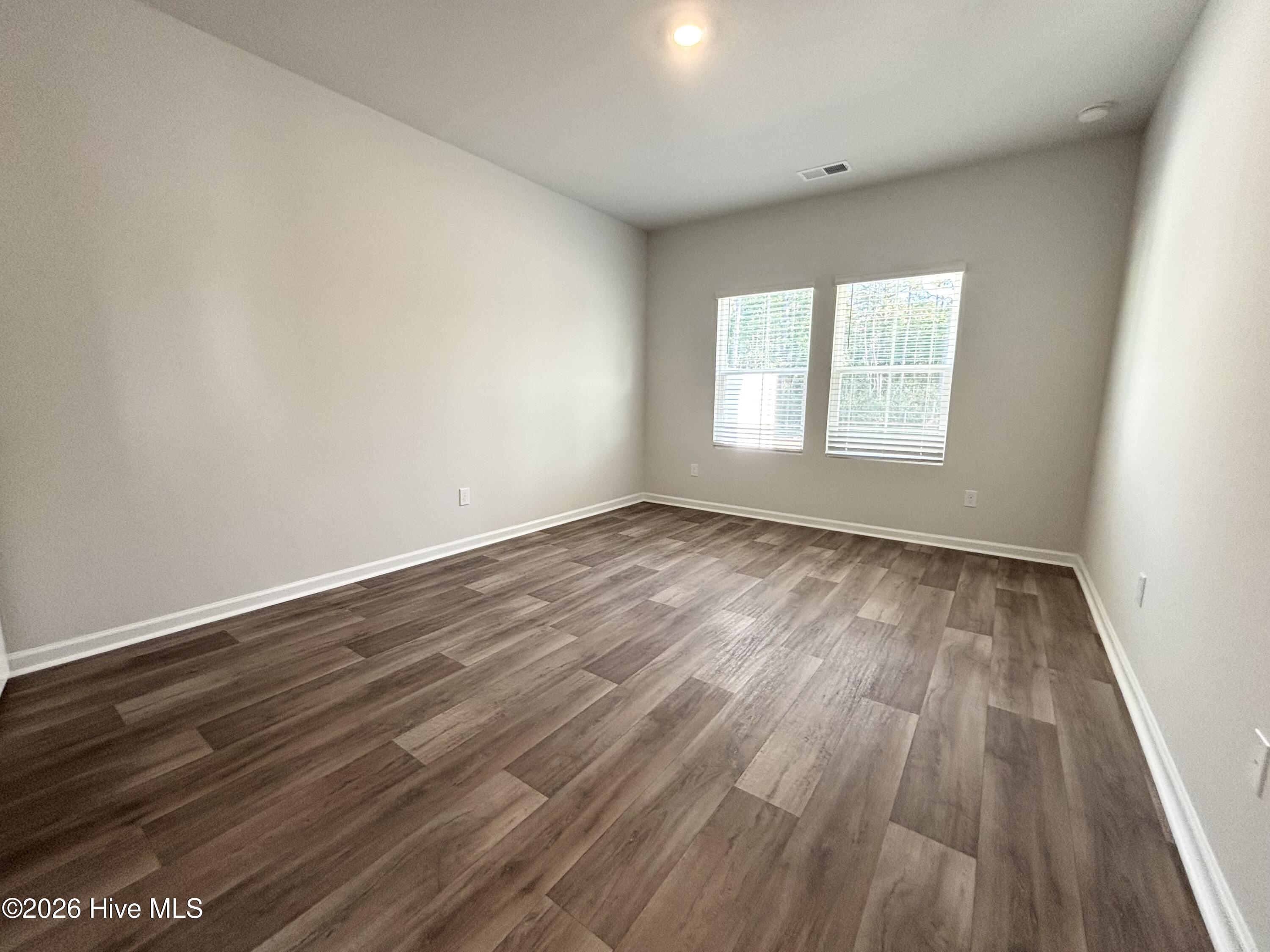 100553686 | Photo 10