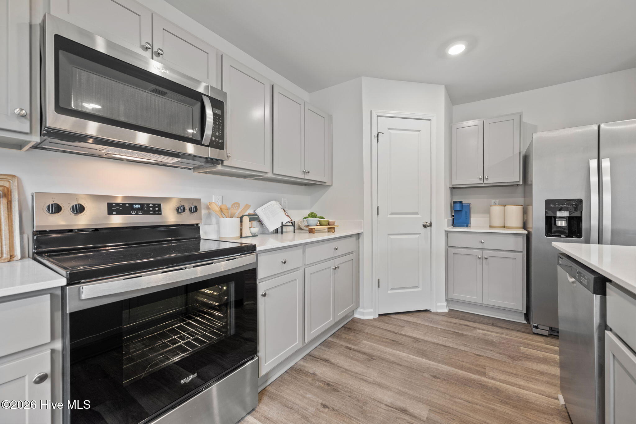 100561860 | Photo 13