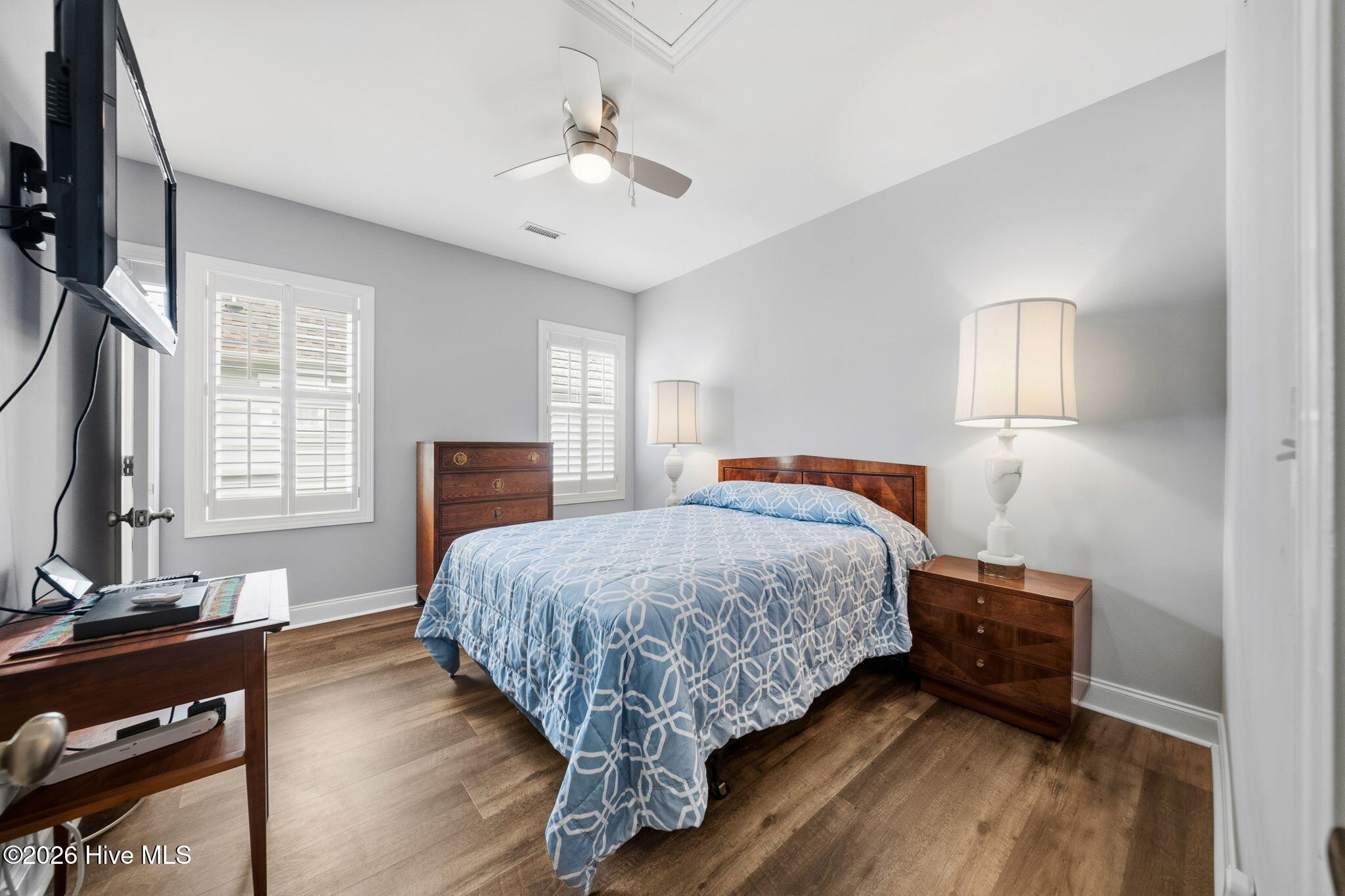 100566136 | Photo 54