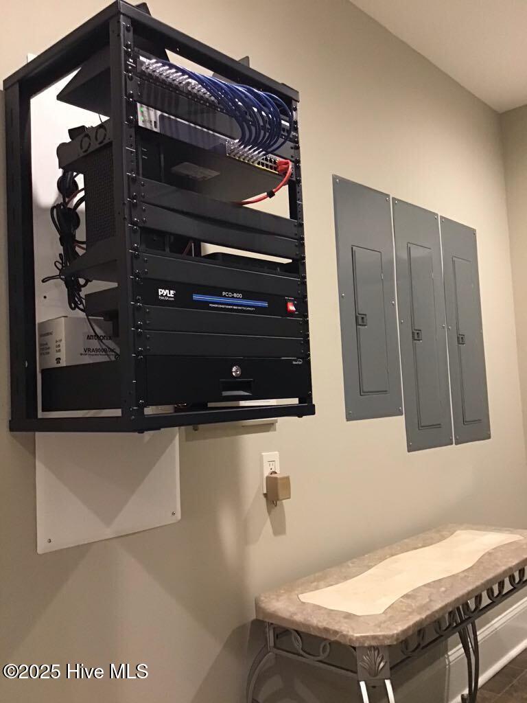 100547219 | Photo 28