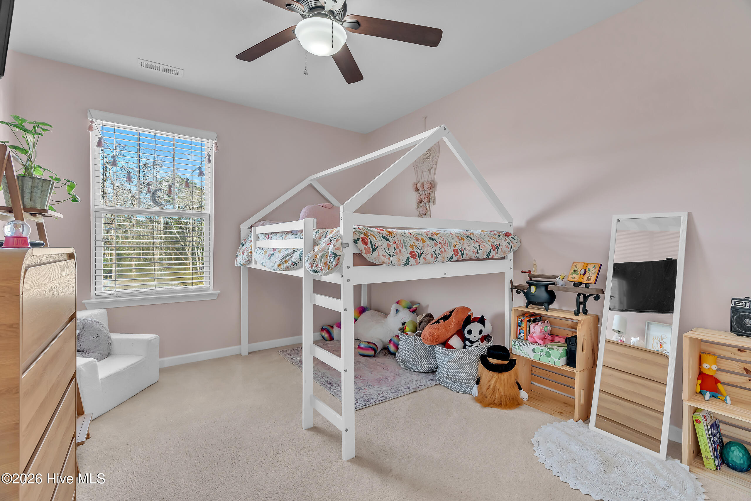 100566943 | Photo 35