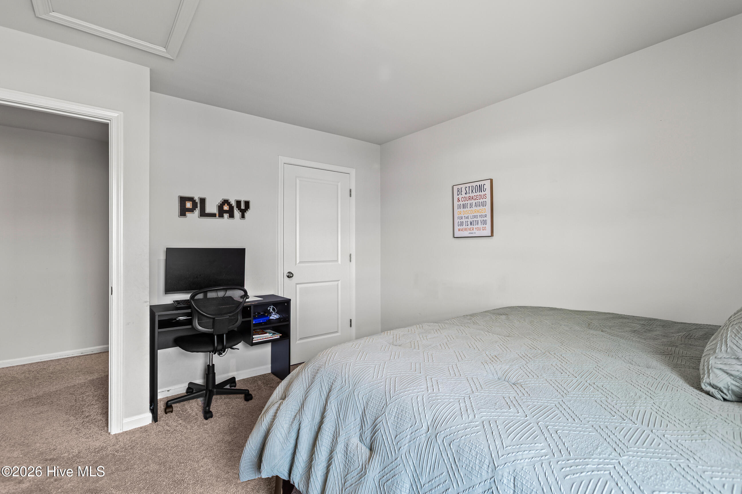 100549740 | Photo 26