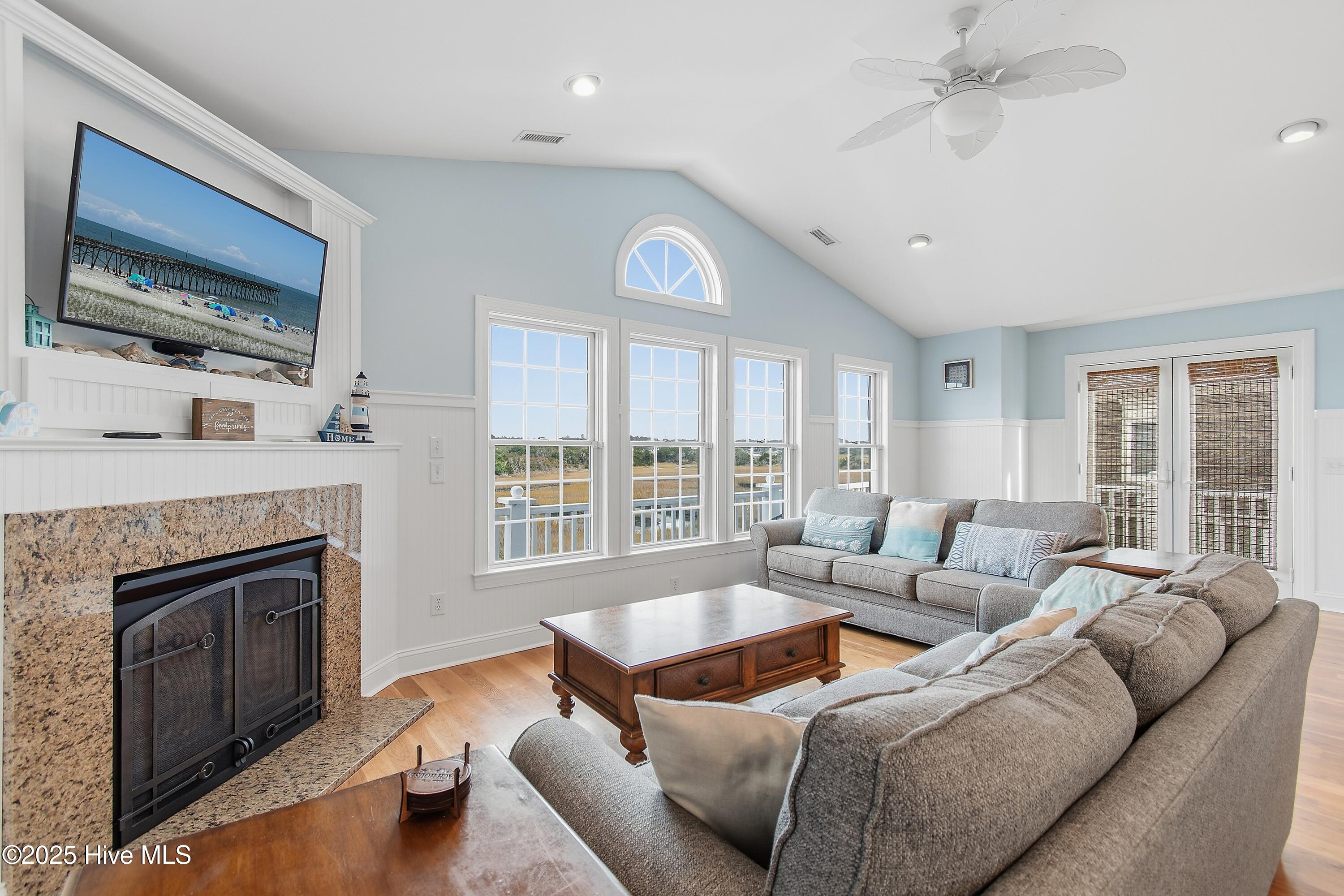 100541969 | Photo 16