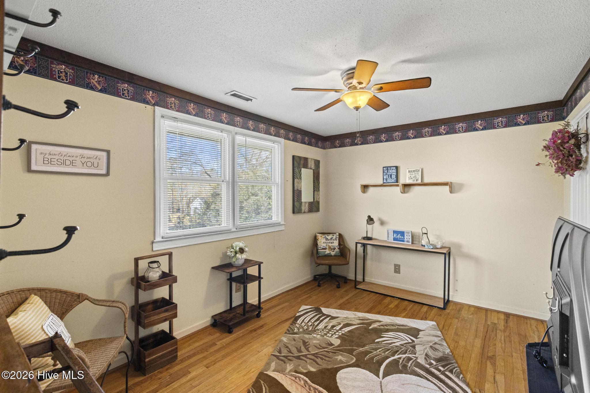 100552861 | Photo 30