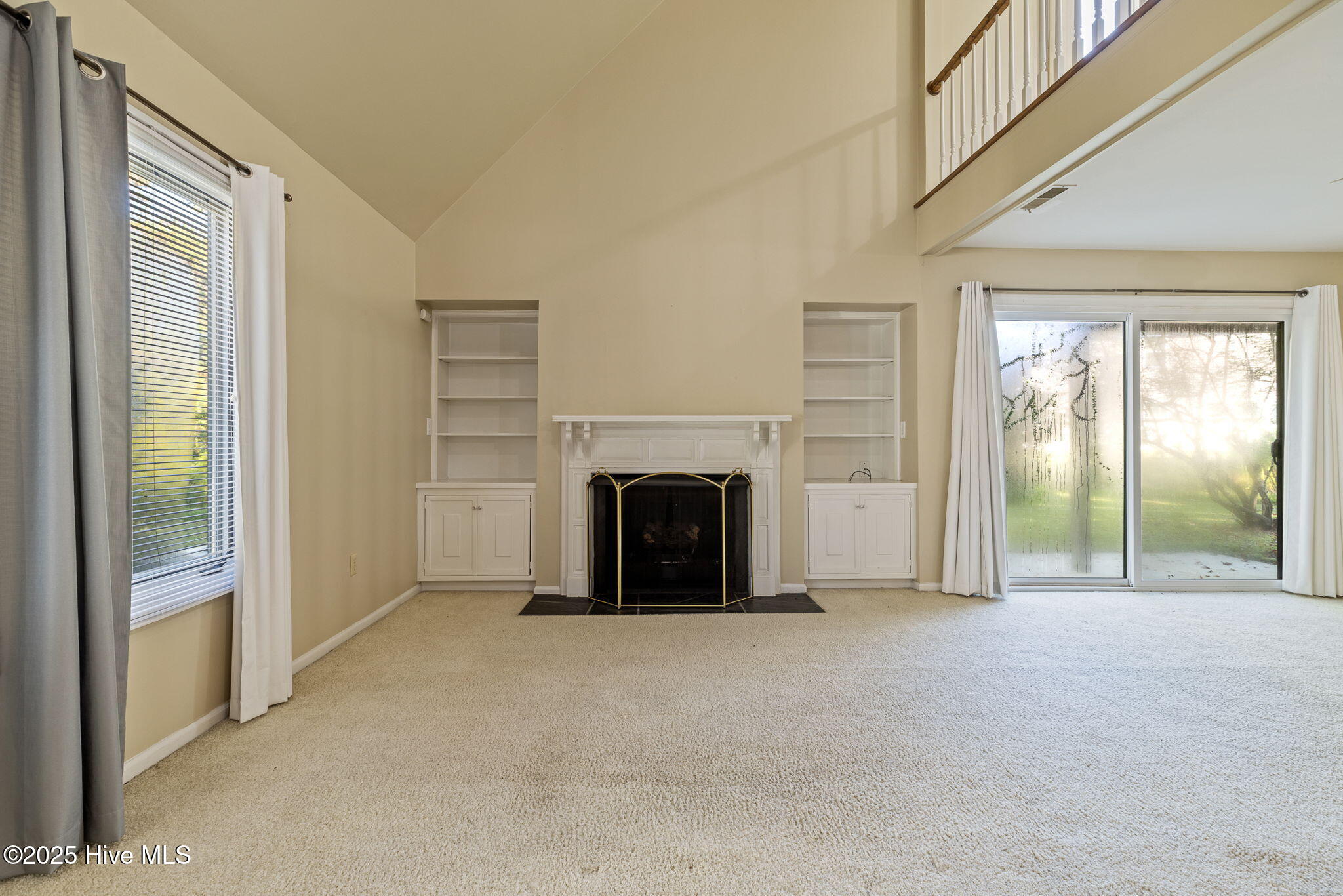 100535092 | Photo 11