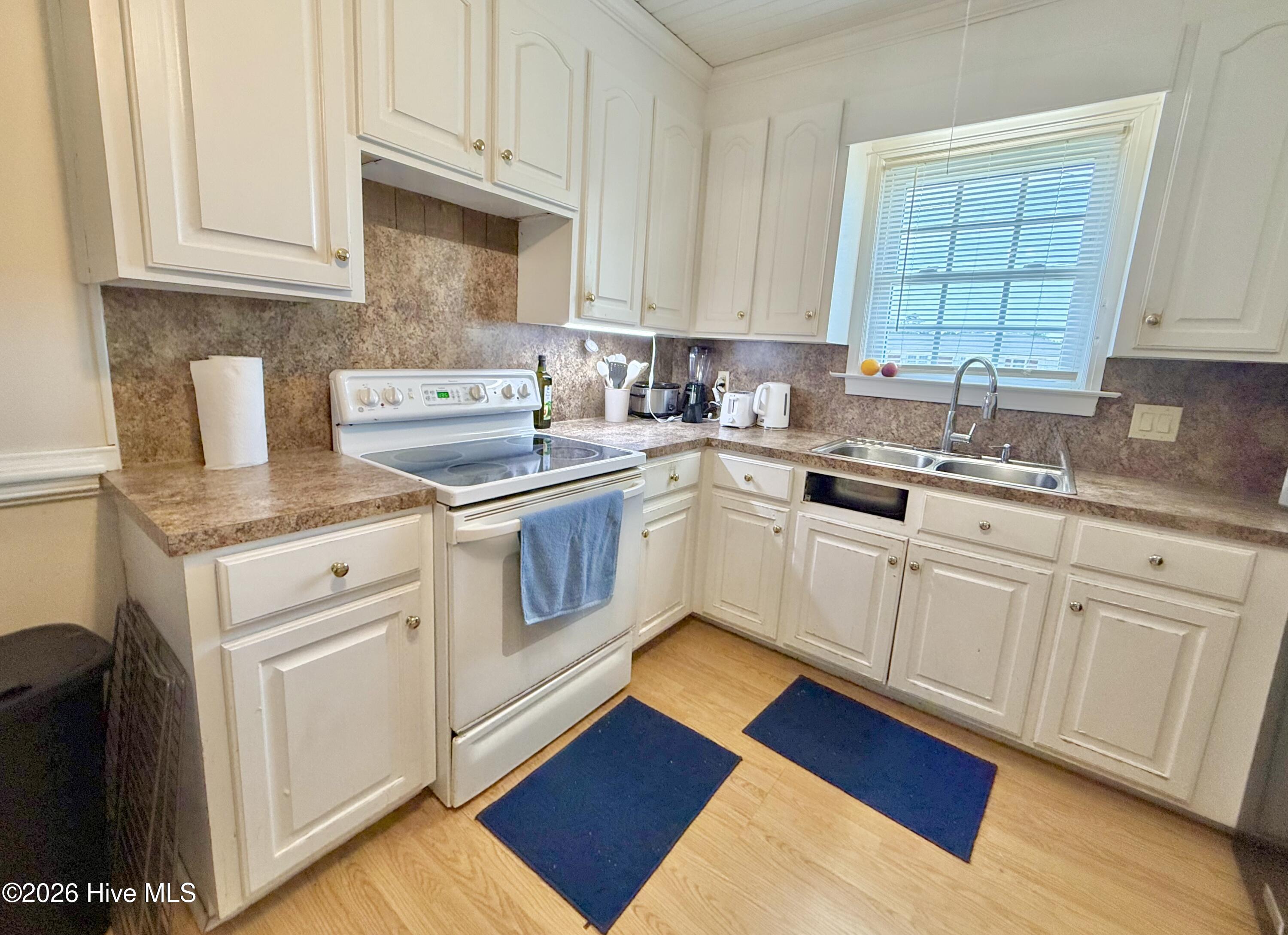 Homes for sale in Kinston, NC | 355 Camellia St, Kinston, NC 28504 | MLS# 100582474