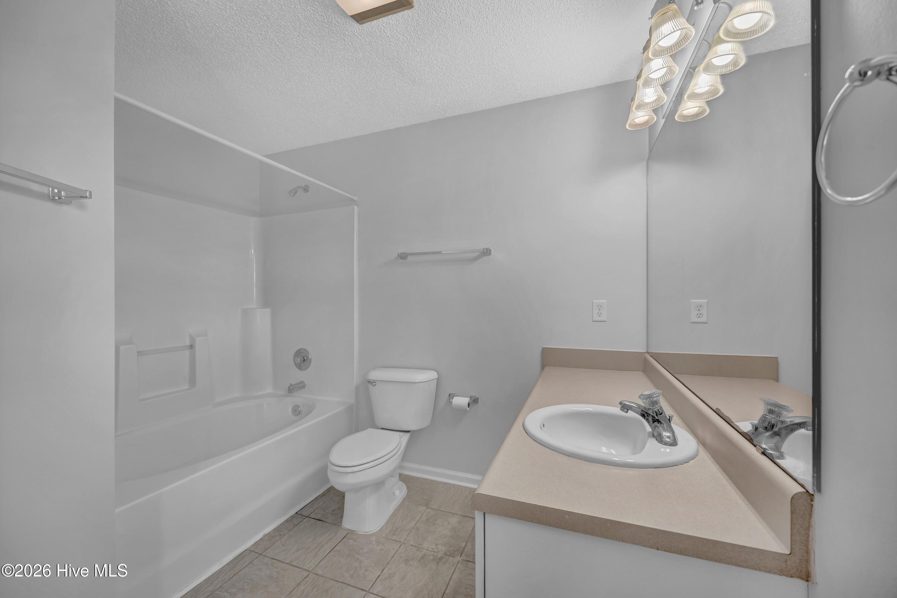 100569436 | Photo 19