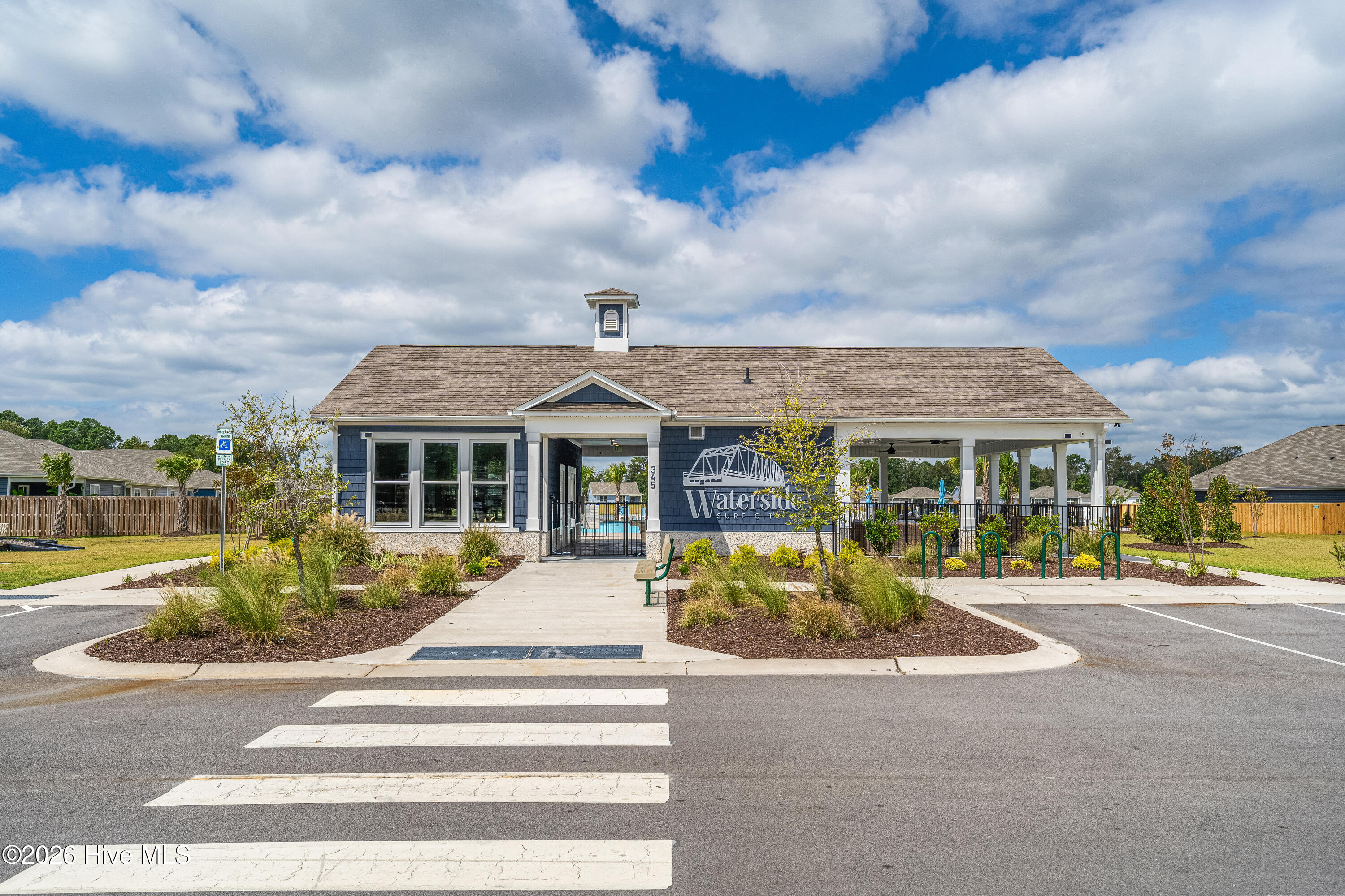 100560678 | Photo 35