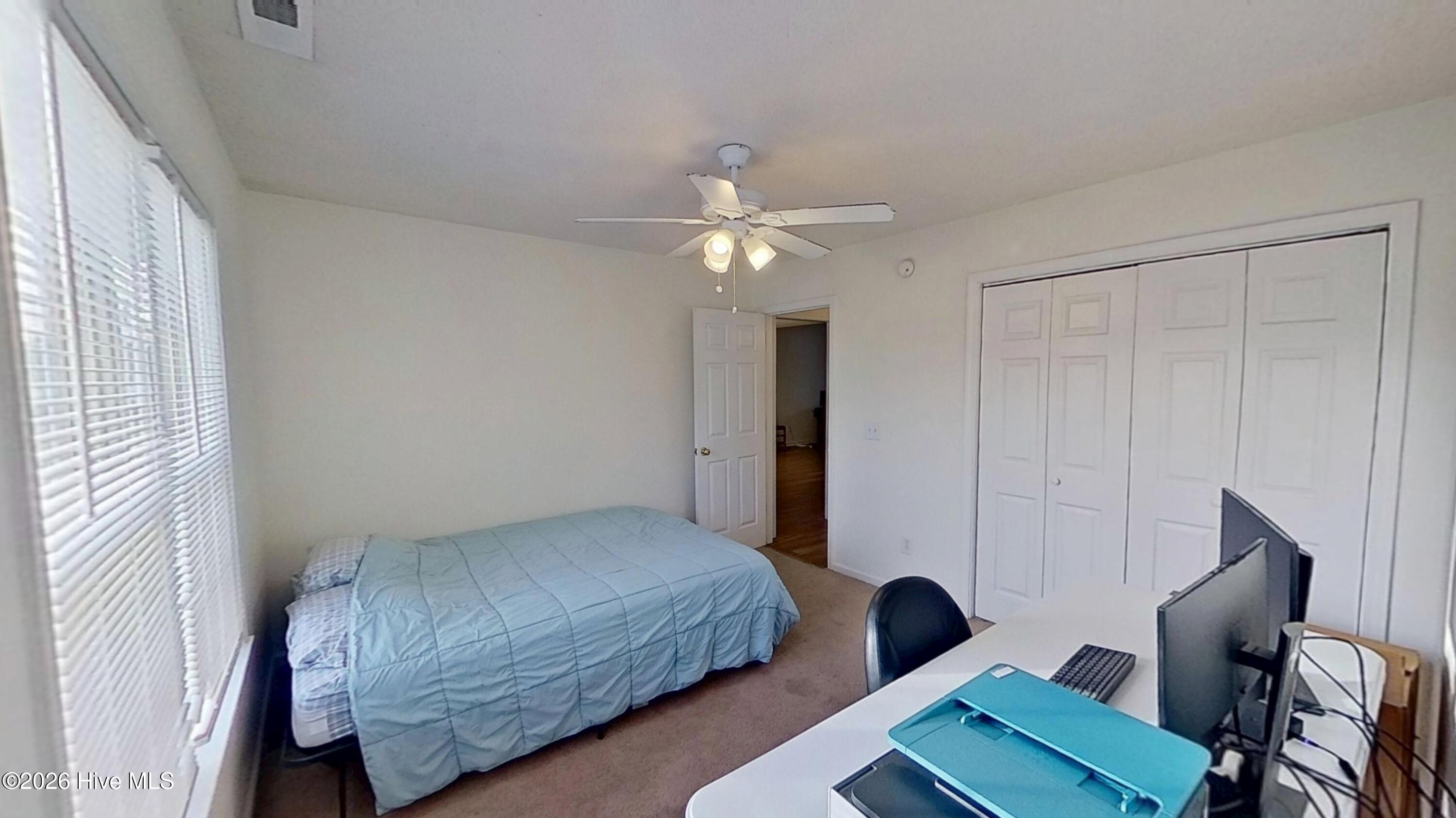 100549485 | Photo 18