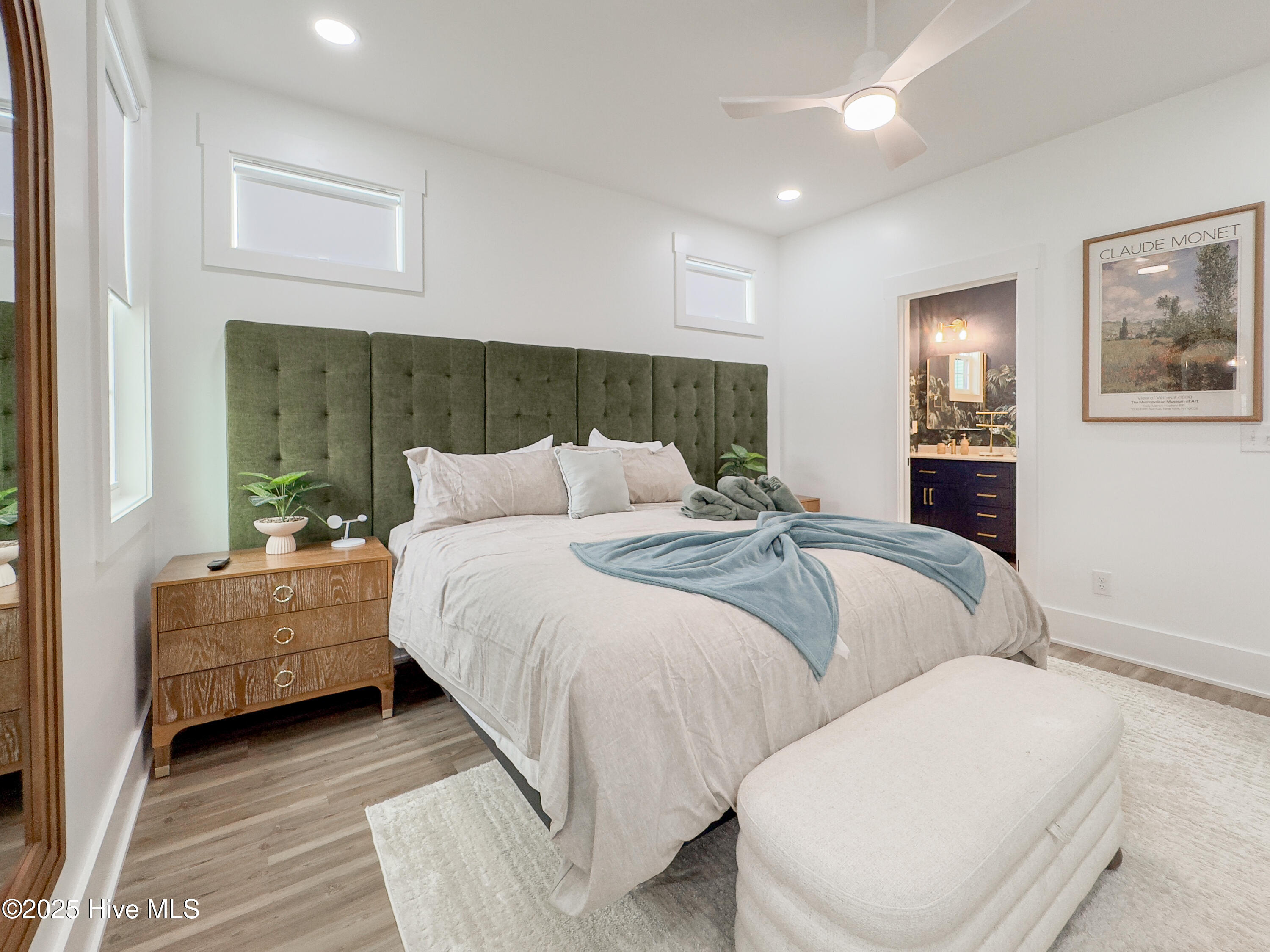 100537870 | Photo 43