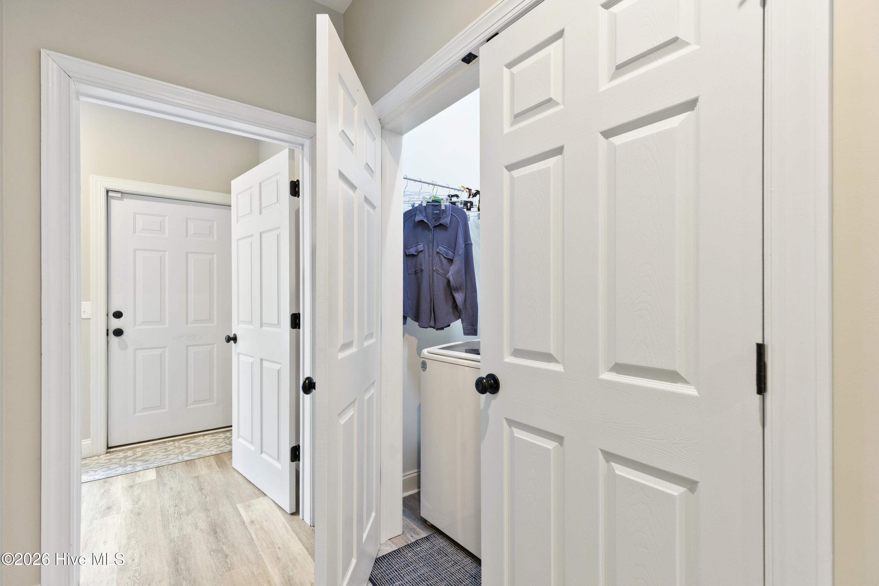 100551822 | Photo 45