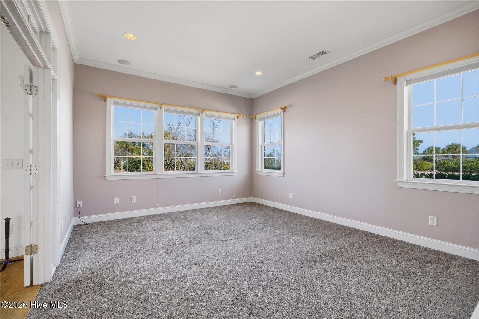 100557521 | Photo 40