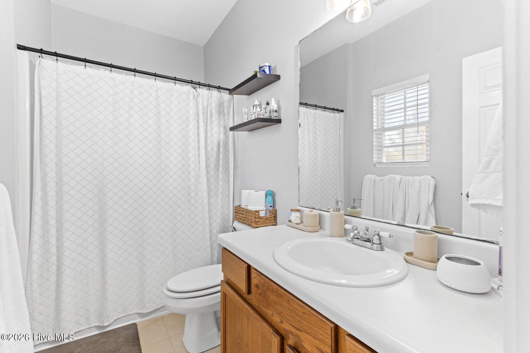 100548384 | Photo 21