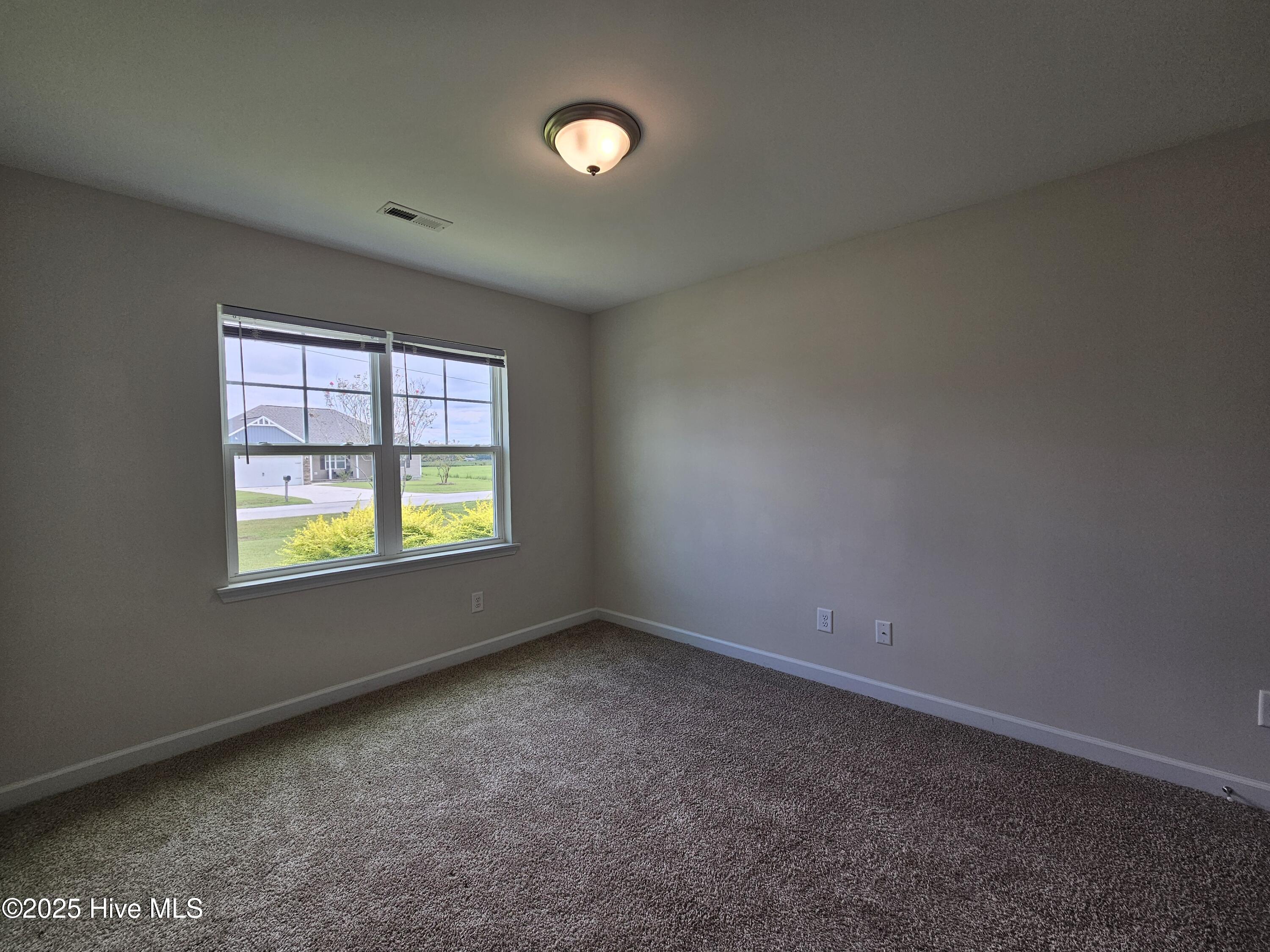 100526822 | Photo 16