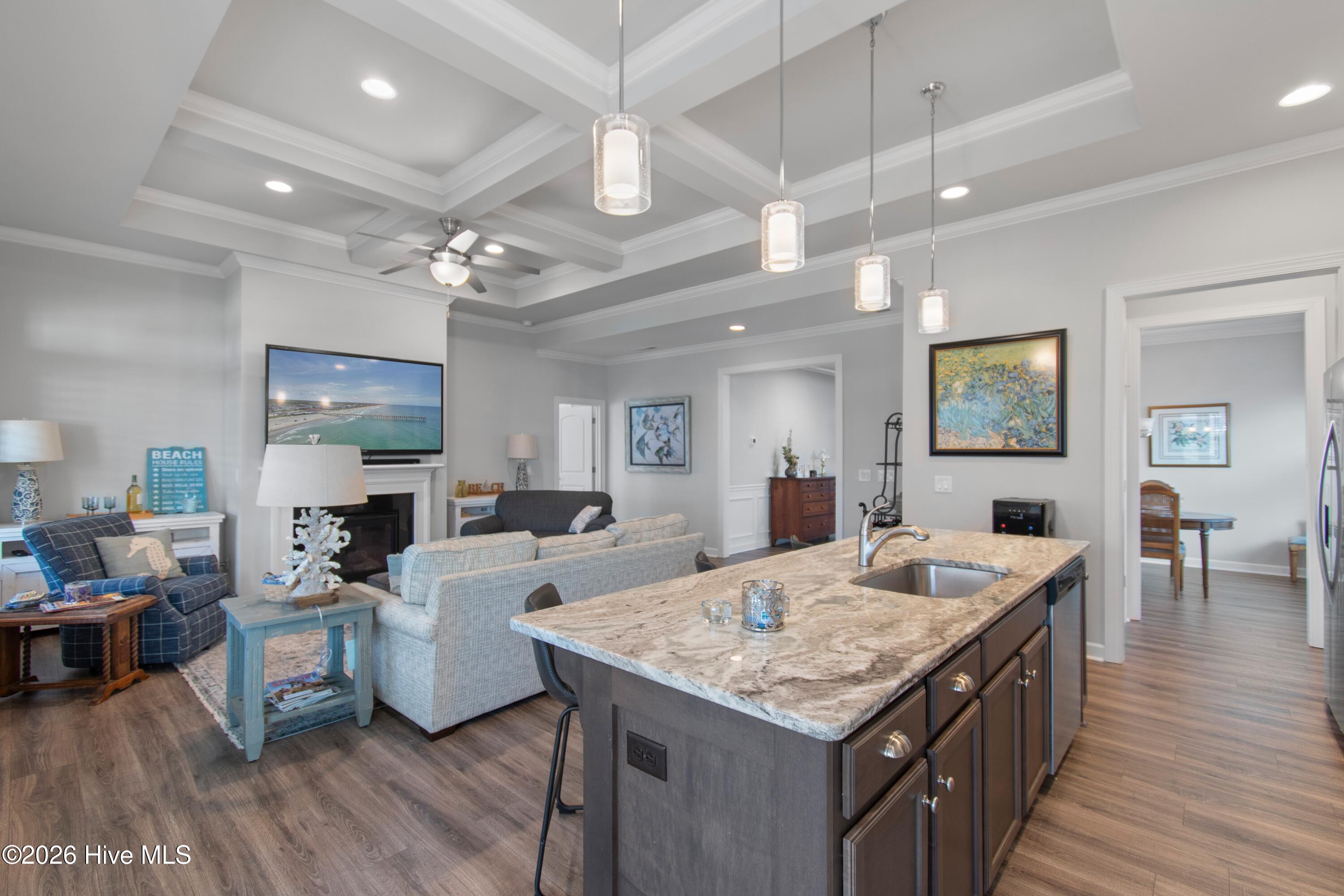 100559235 | Photo 19