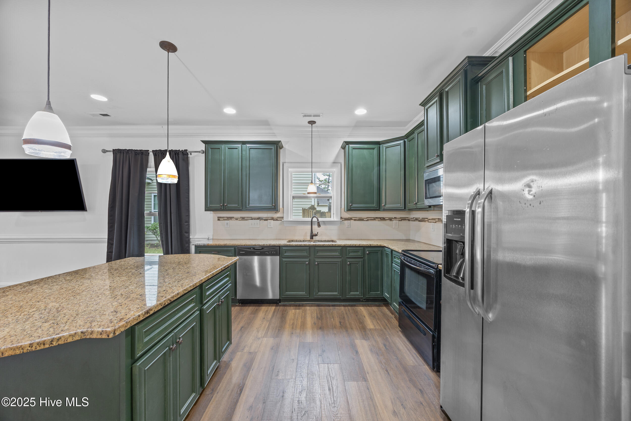 100538998 | Photo 17