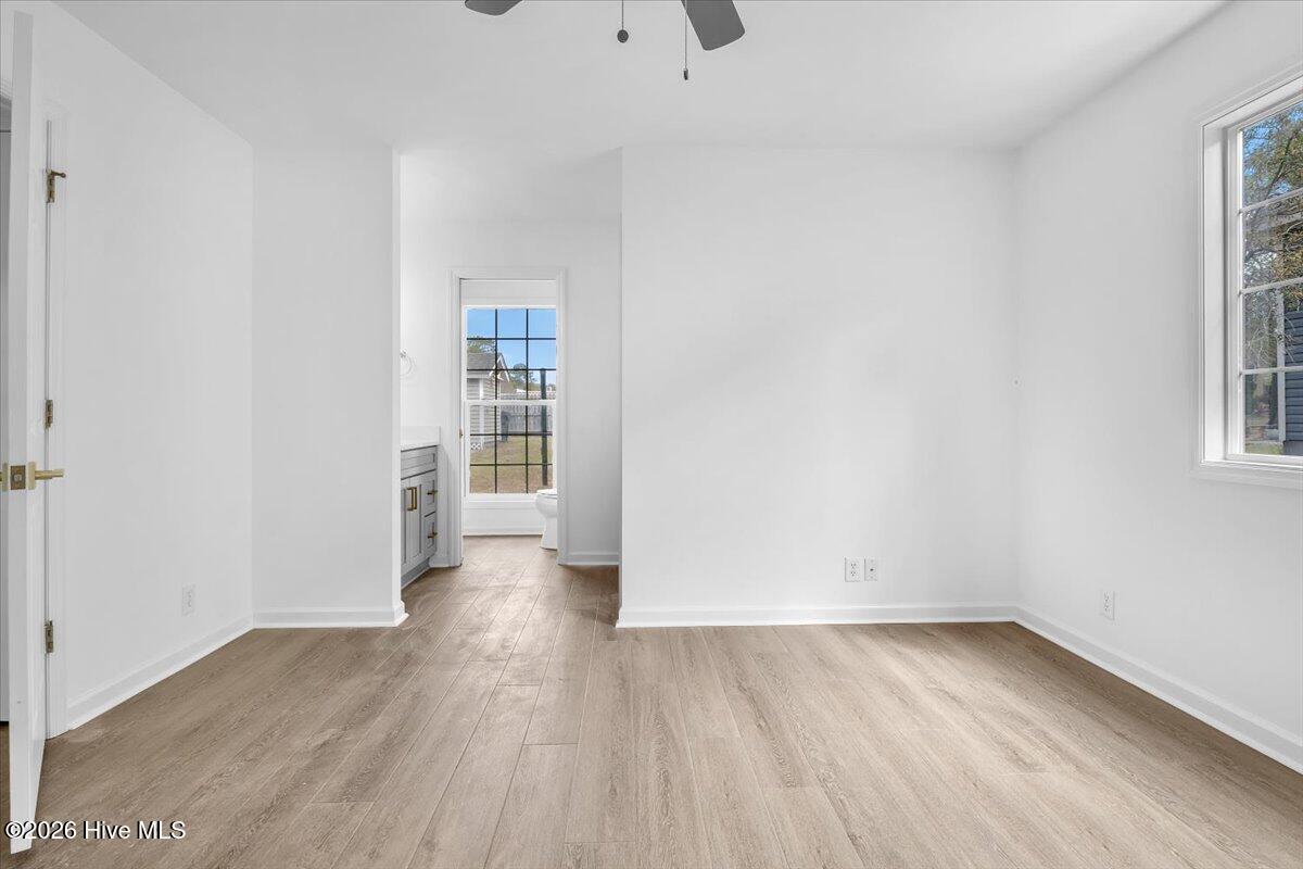 100564620 | Photo 25