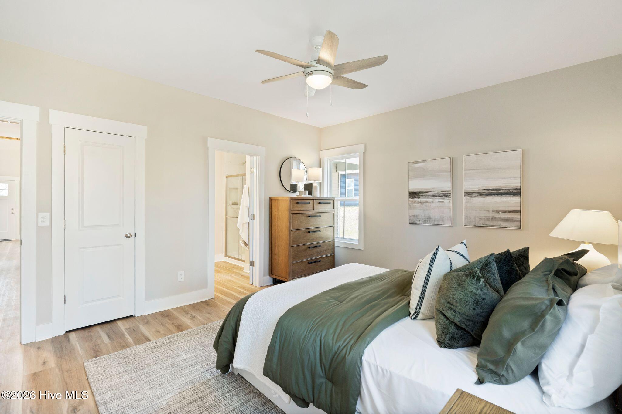 100558463 | Photo 36